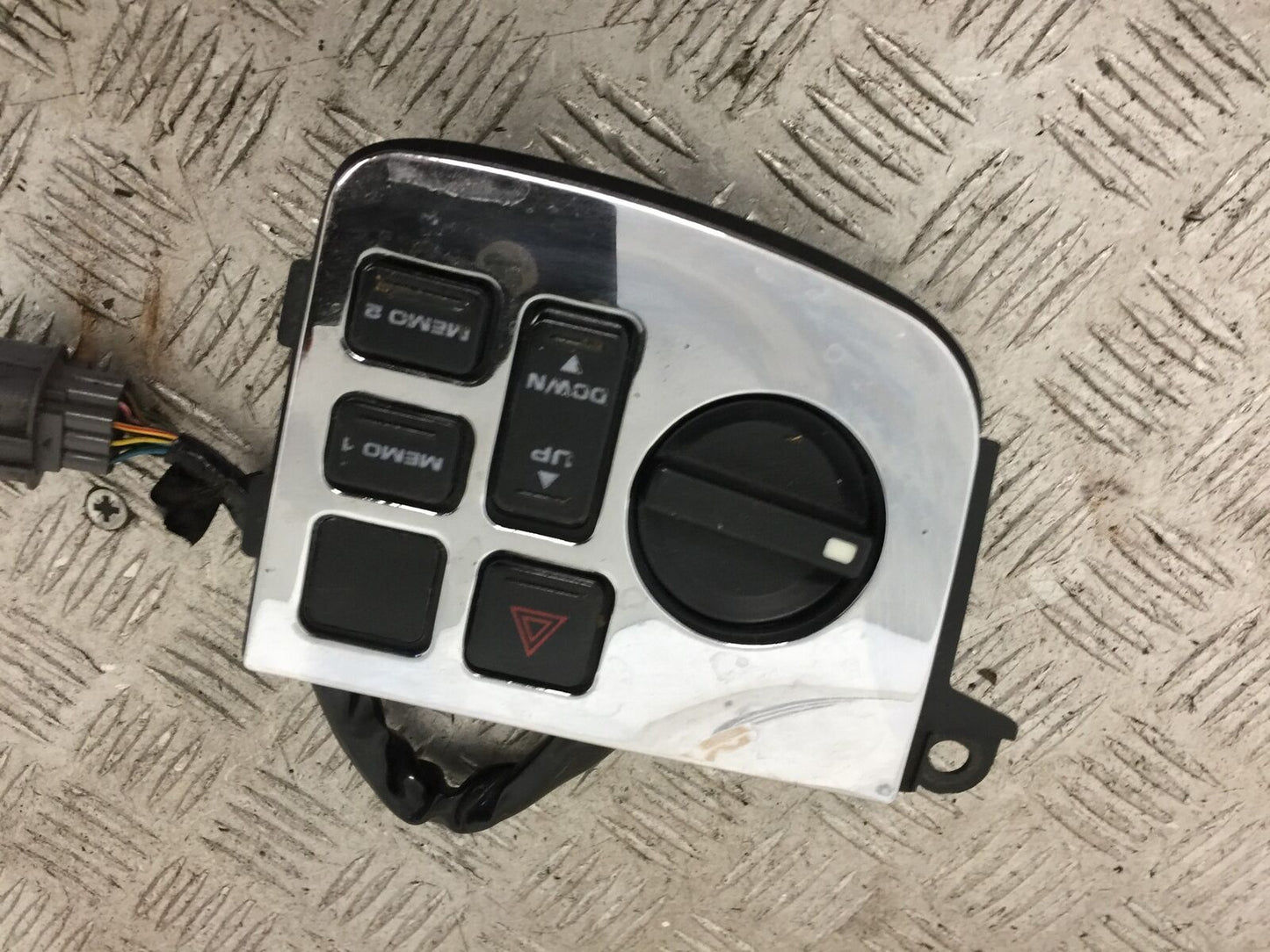 HONDA GL1800 GL 1800 HEIGHT CONTROL SWITCH  YEAR 2004-10 ABS (STOCK 890)