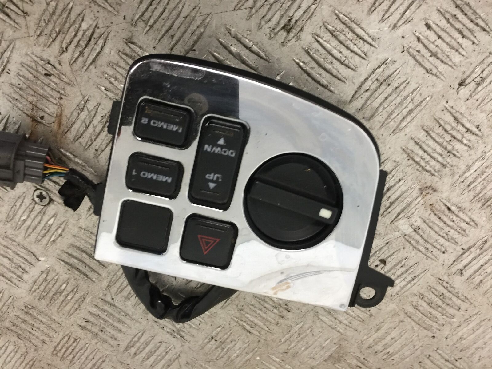 HONDA GL1800 GL 1800 HEIGHT CONTROL SWITCH  YEAR 2004-10 ABS (STOCK 890)