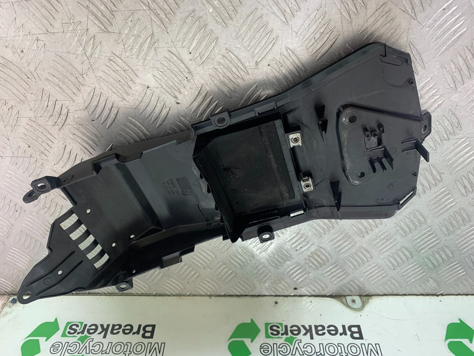 APRILIA TUONO 1000 V4 UNDERTRAY YEAR 2013-2014  (CMB1239)