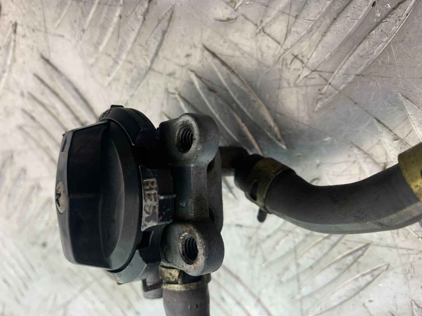 KAWASAKI ZZR1100 D PETROL TAP  YEAR 1993-2001 (CMB1289)
