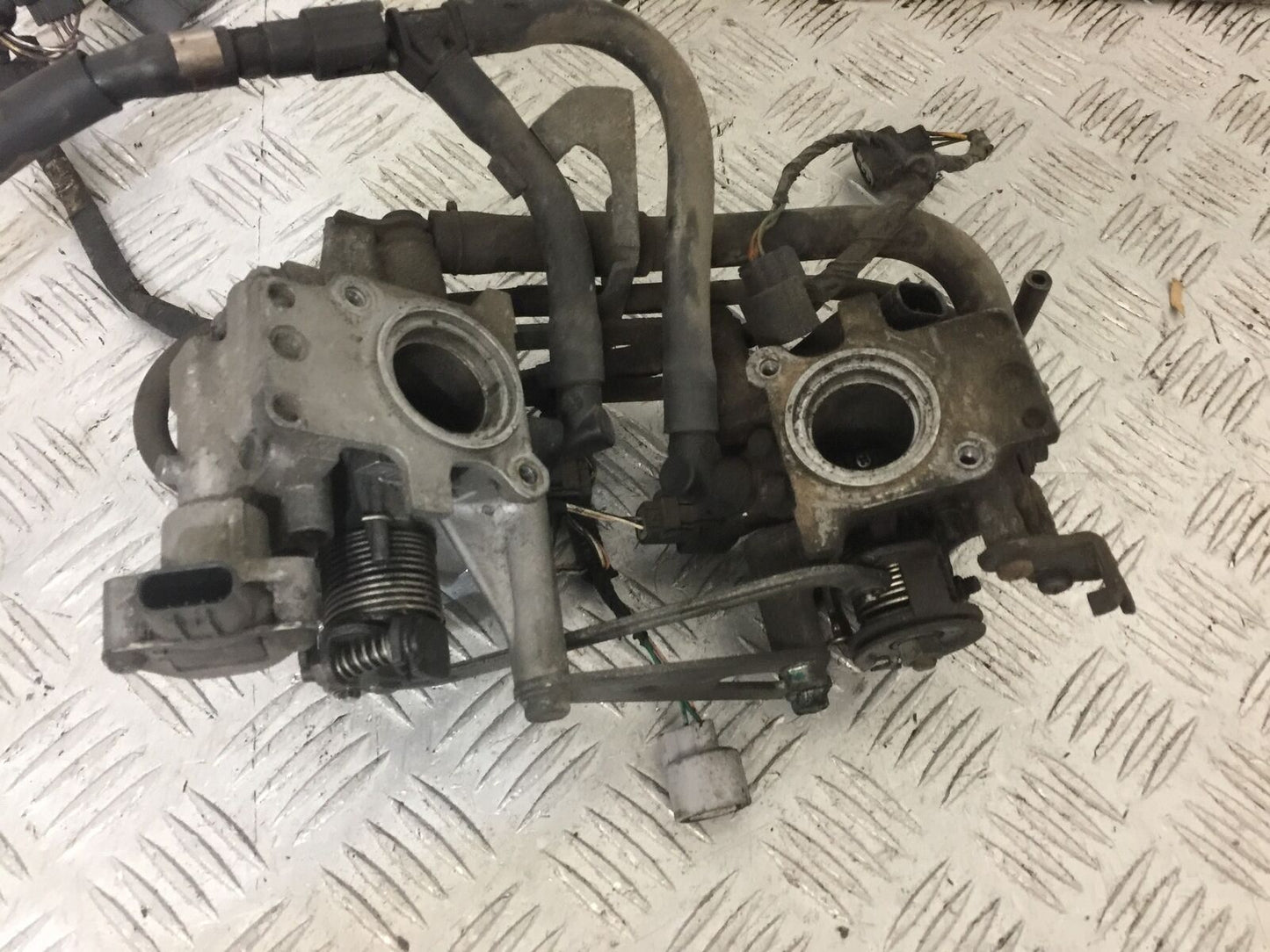 HONDA XL125 VARADERO THROTTLE BODIES  YEAR 2008 (STOCK 841)