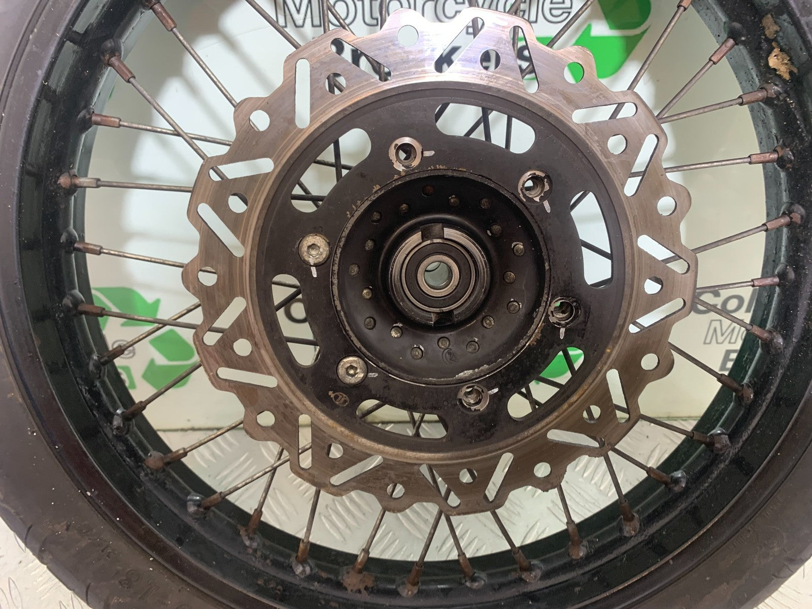 SINNIS HOODLUM 125 FRONT WHEEL   YEAR 2021-2025 (CMB1196)