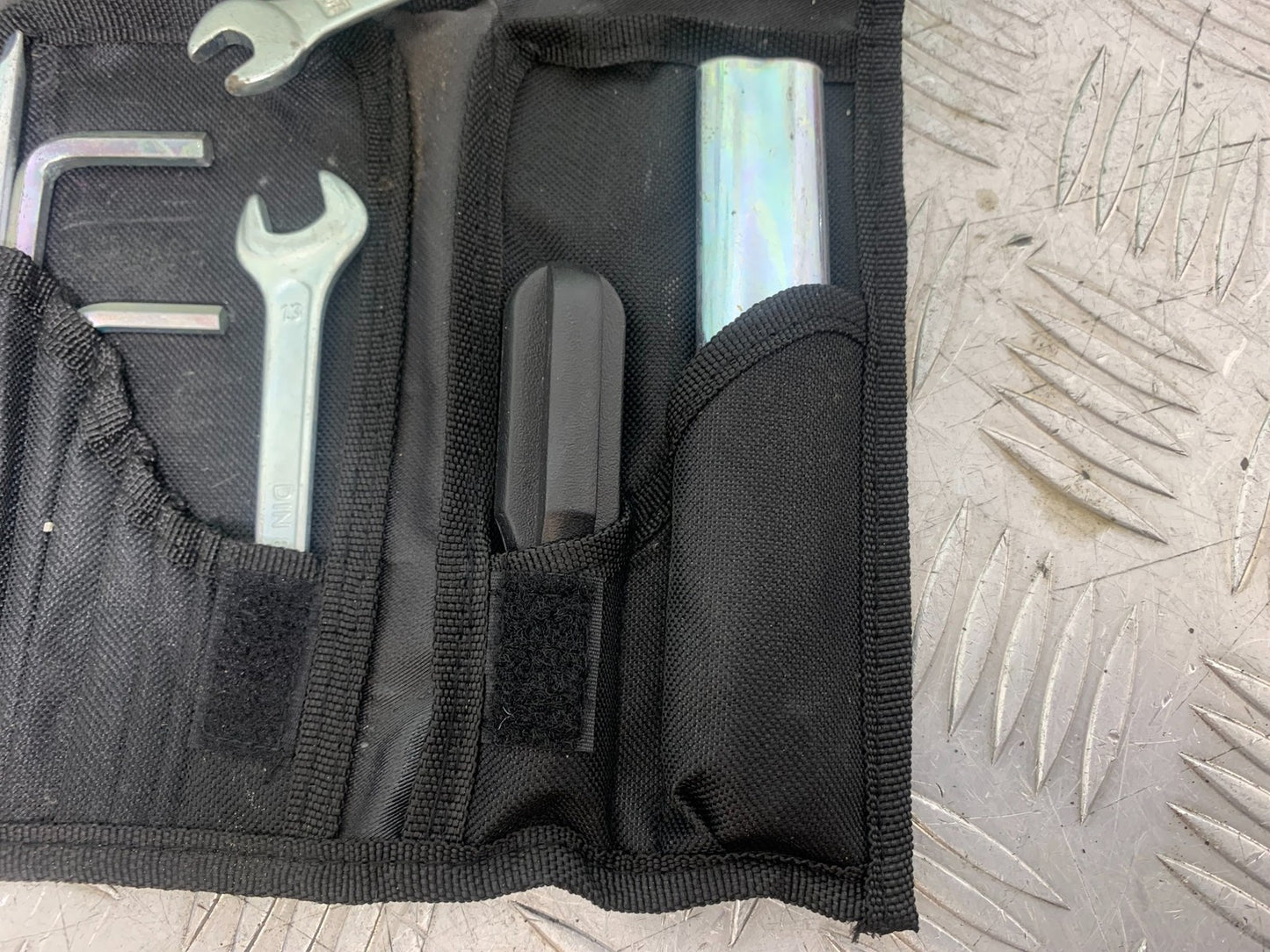 TRIUMPH TIGER 800 XRT TOOL KIT   2018-2020 (CMB1193)