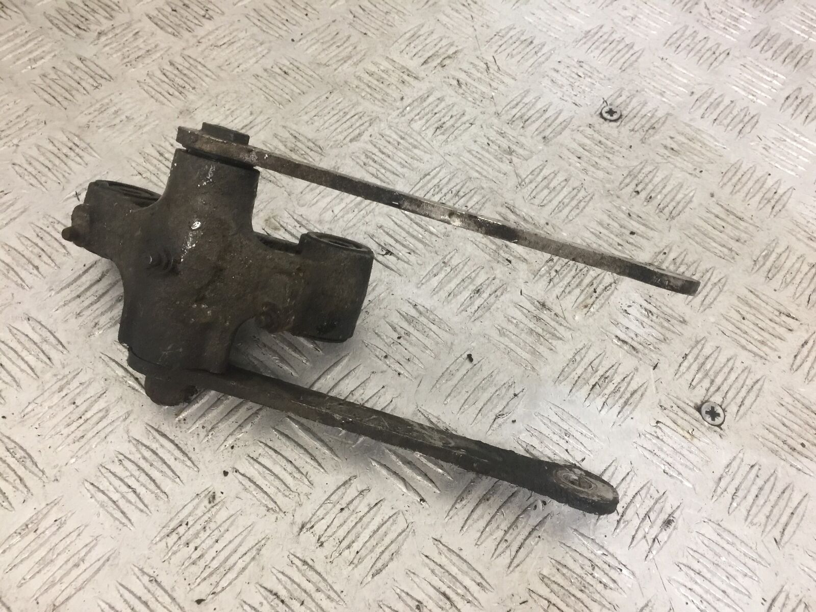 KAWASAKI ZX6R ZX6 J REAR SHOCK LINKAGE  YEAR 2000 (STOCK 836)