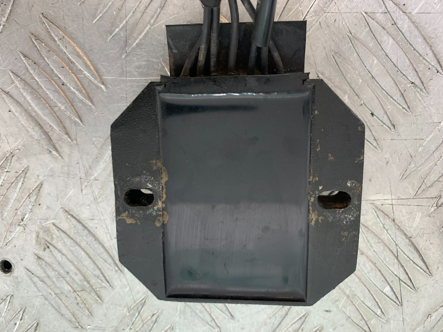 KTM 125 DUKE REGULATOR  YEAR 2018-2023 (CMB1185)