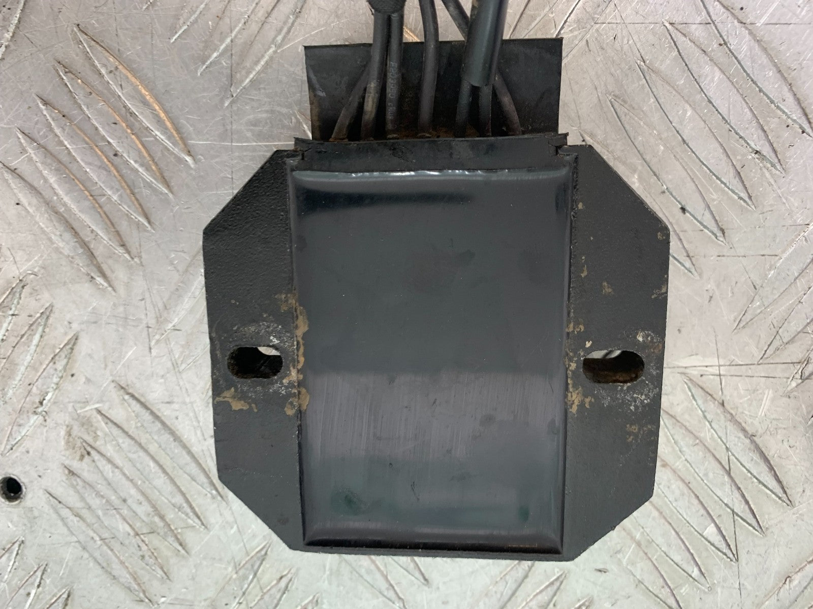 KTM 125 DUKE REGULATOR  YEAR 2018-2023 (CMB1185)