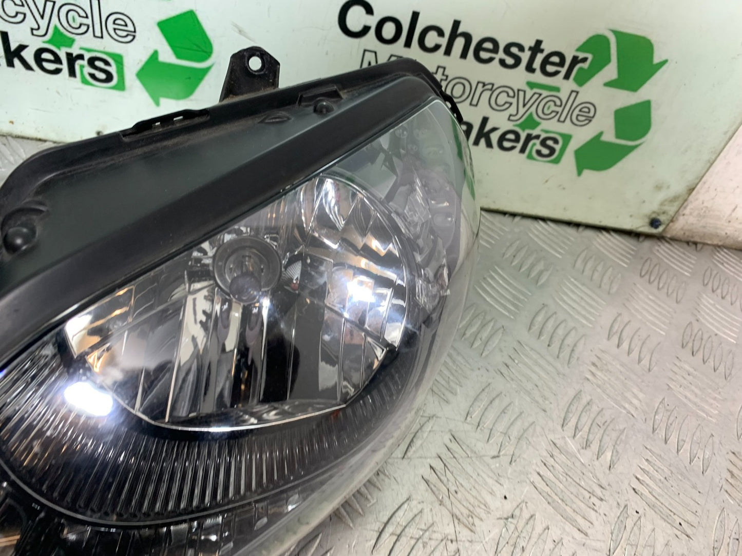 KAWASAKI GTR1400 GTR 1400 HEADLIGHT  YEAR 2007-2009 (CMB1306)