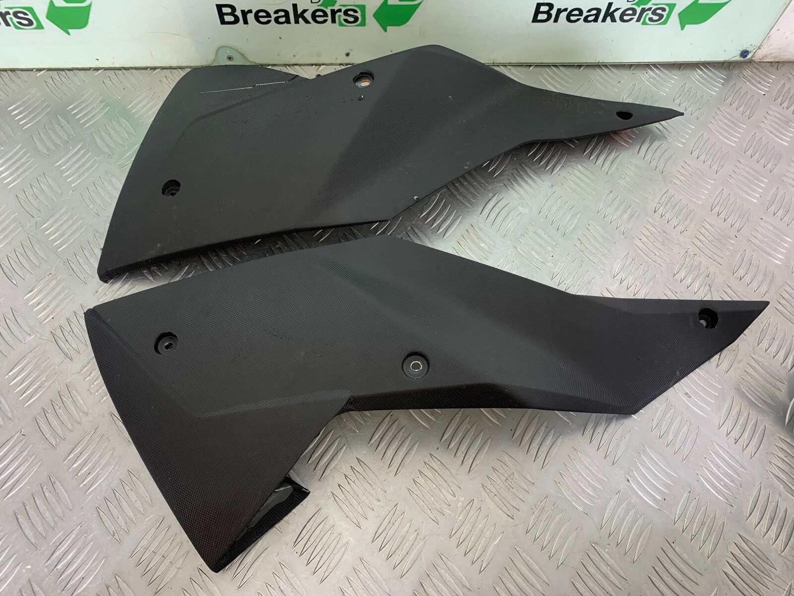 KTM 990 SUPERMOTO T LOWER TANK PANELS   YEAR 2010-2011  (CMB1032)