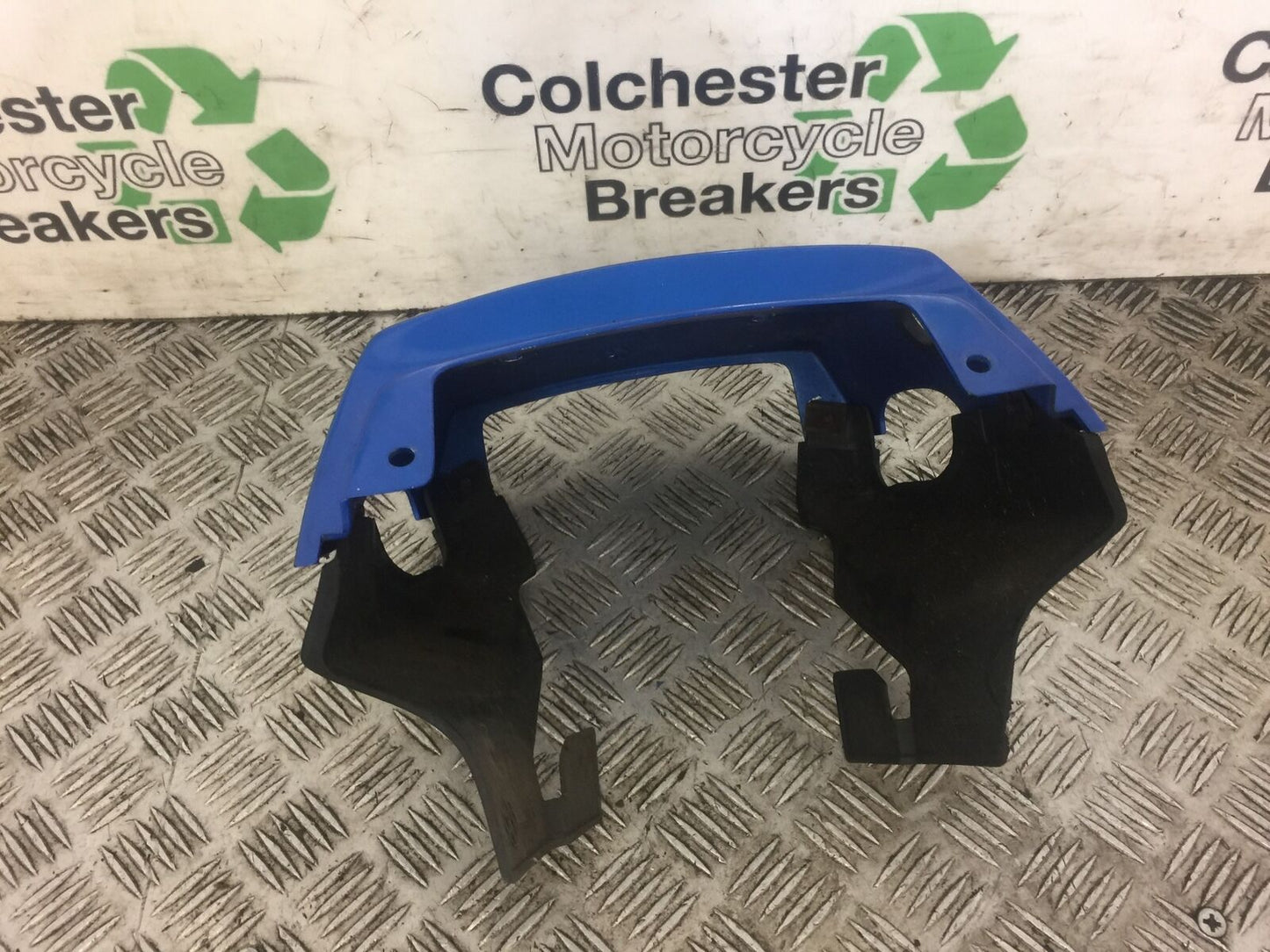 TRIUMPH 900 TIGER TAIL PIECE YEAR 1993-1999 STOCK 445