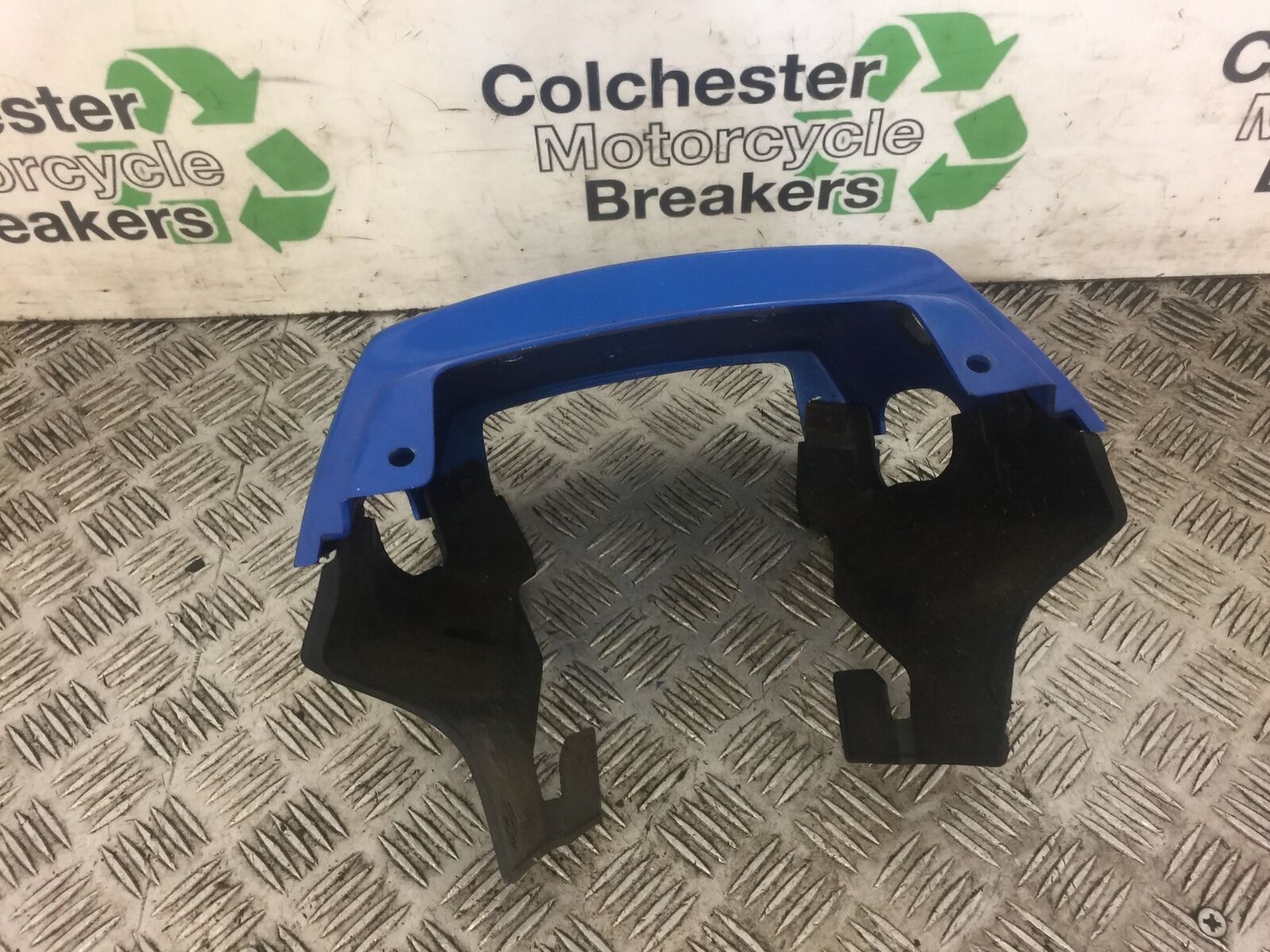 TRIUMPH 900 TIGER TAIL PIECE YEAR 1993-1999 STOCK 445