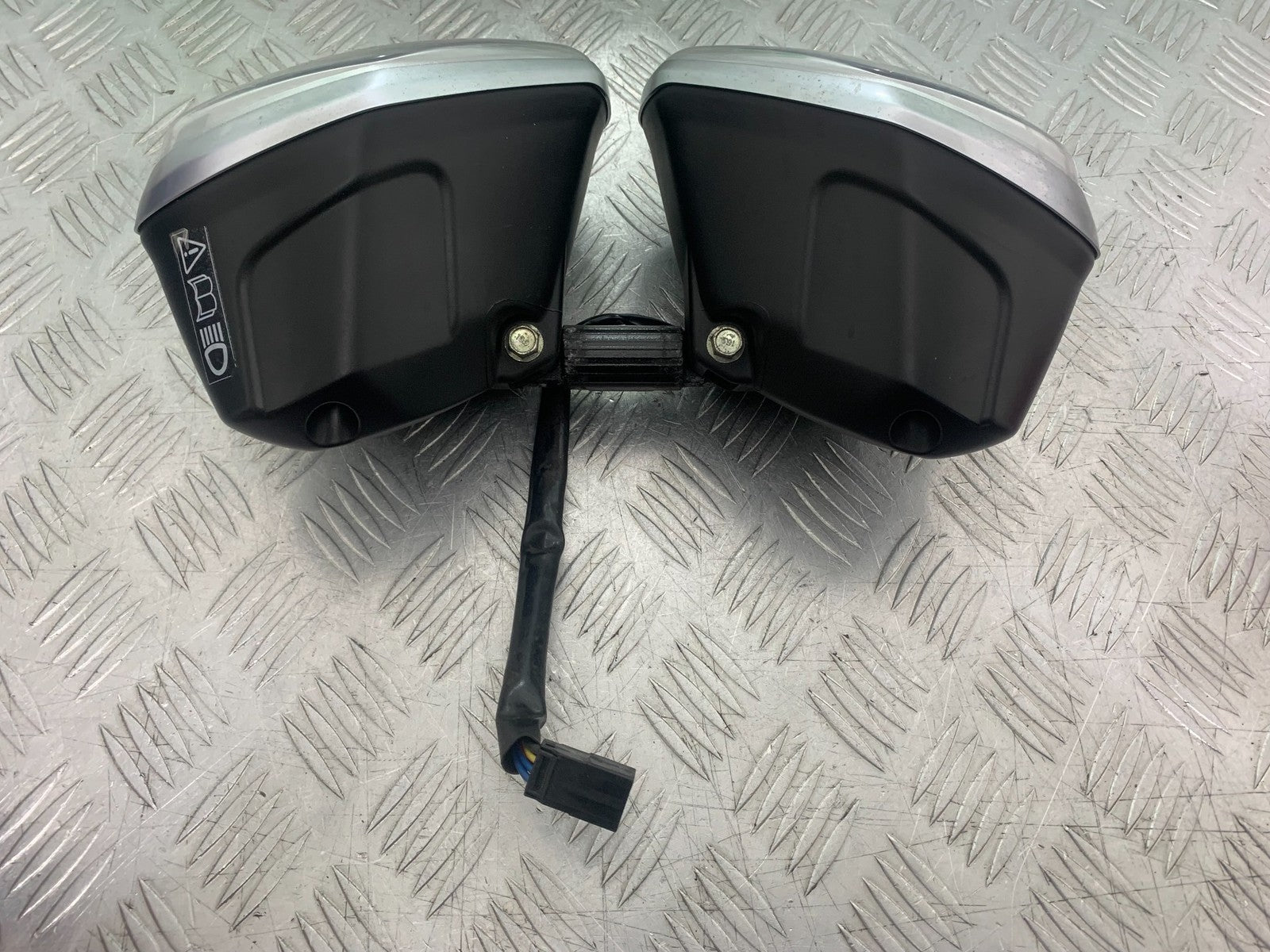 TRIUMPH 675 STREET TRIPLE RX HEADLIGHT   2015- 2017 (CMB1299)