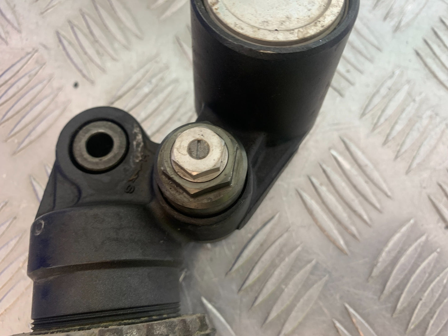 KAWASAKI ZX6R REAR SHOCK  YEAR 2009-2012 (CMB1136)
