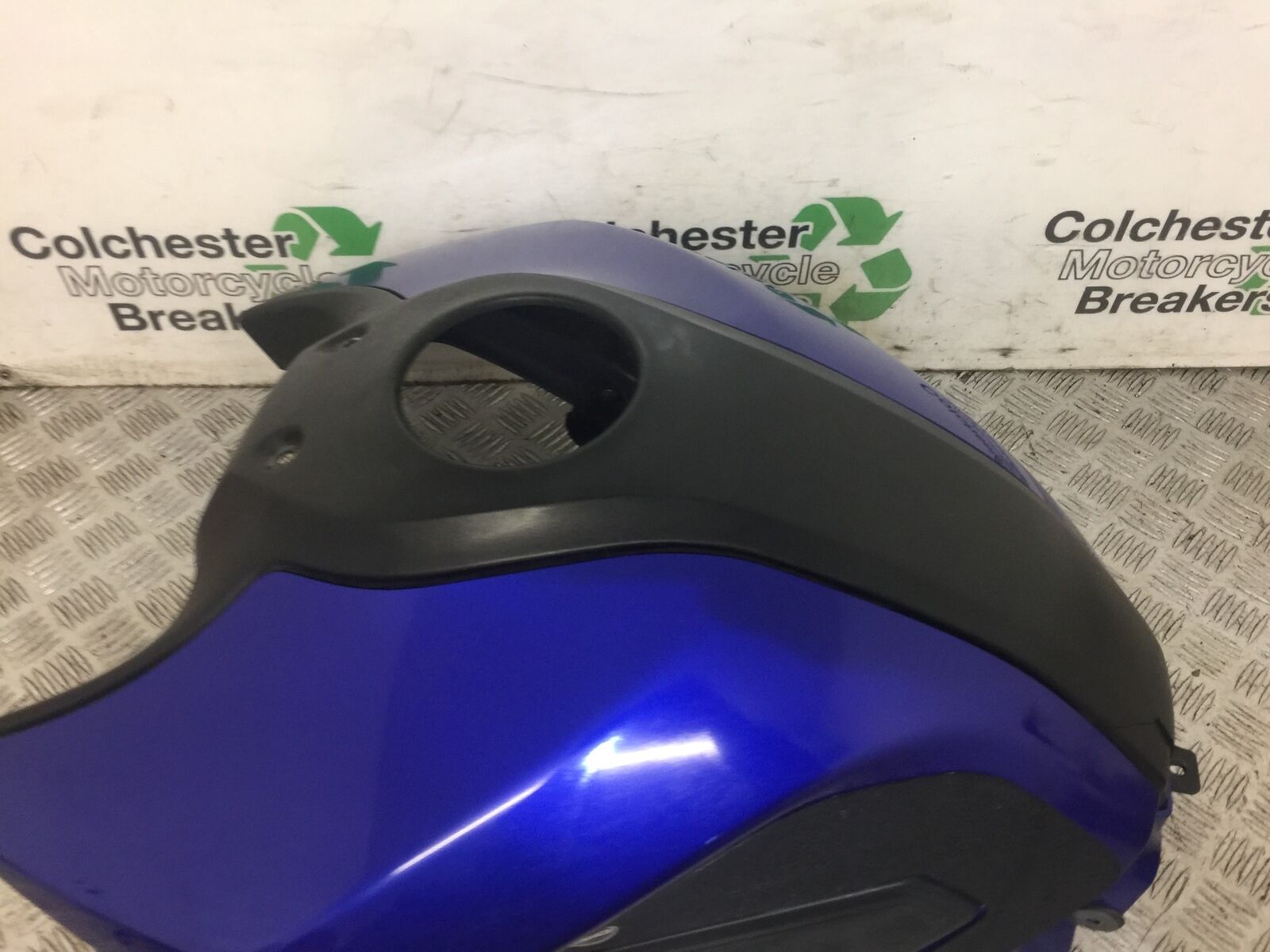 YAMAHA MT07 MT-07 TRACER PETROL TANK COVER  YEAR 2016 (STOCK 642)