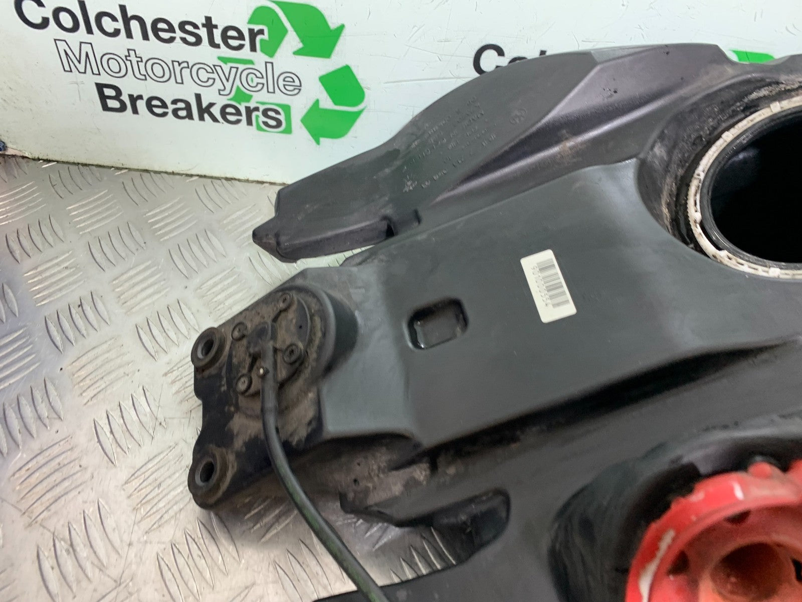 BMW F800 GT PETROL TANK   YEAR 2013-2017 (CMB1248)