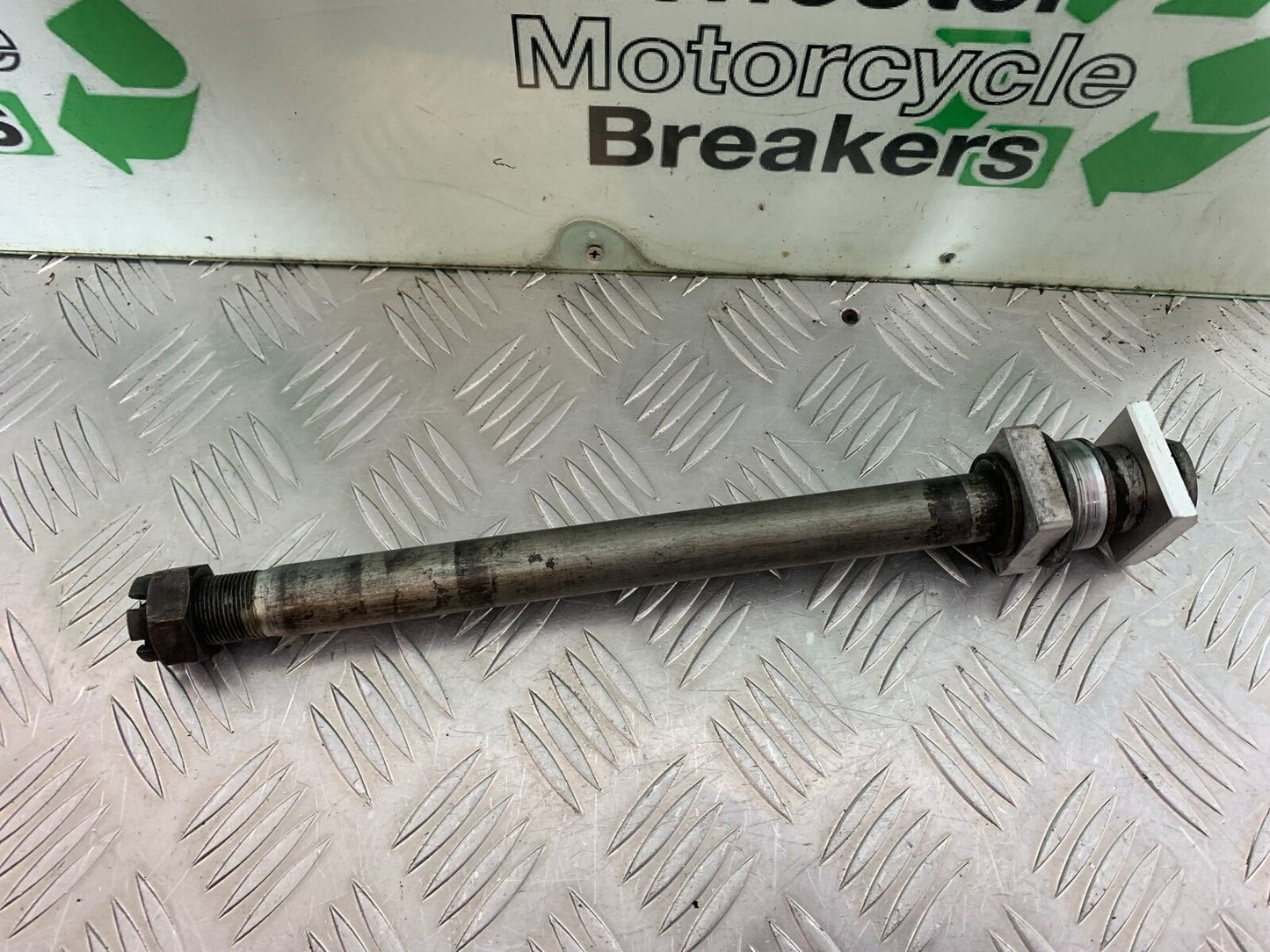 KAWASAKI ZX12R ZX12 R REAR WHEEL SPINDLE   YEAR 2000-01 (CMB1038)