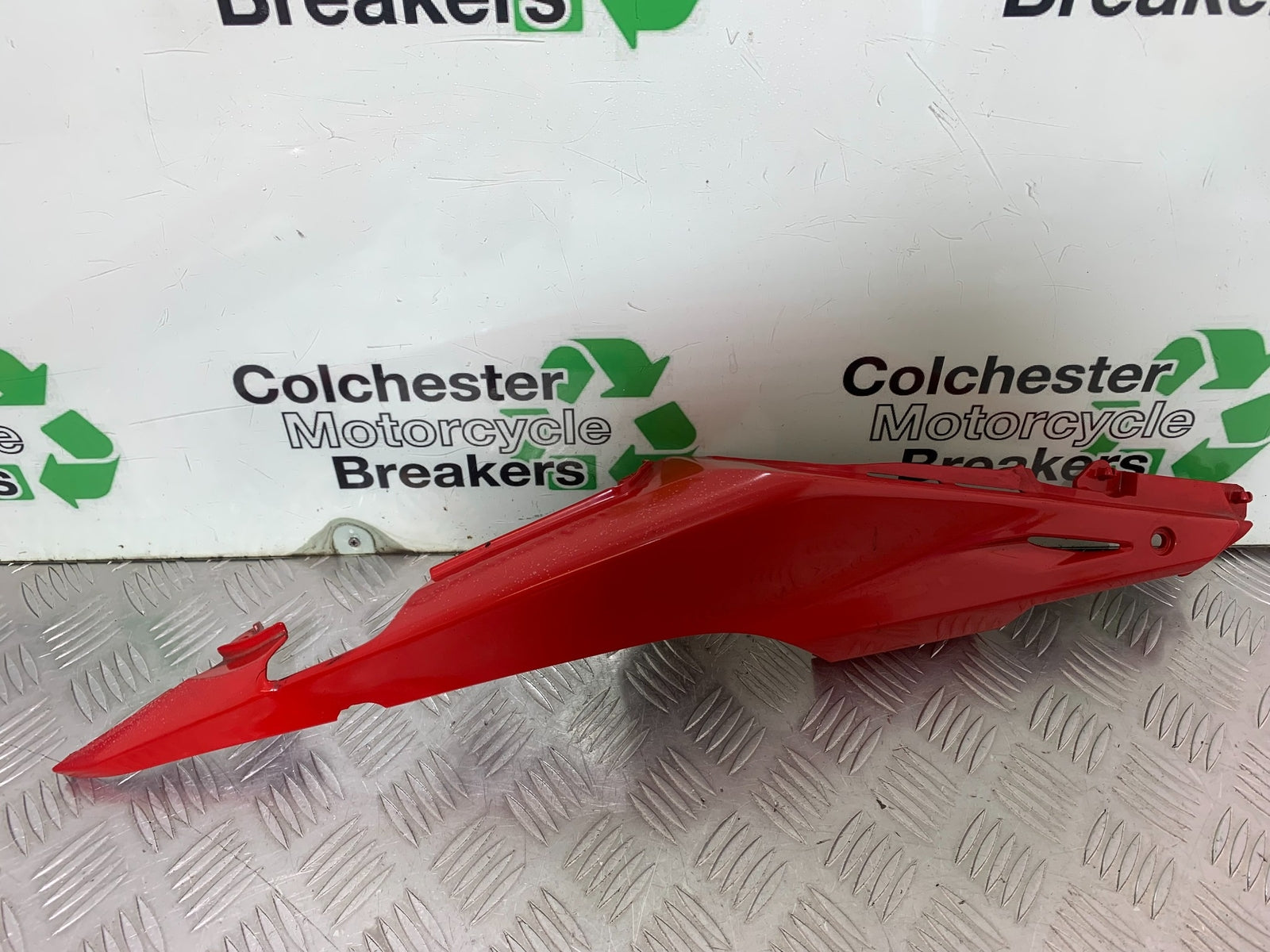 HONDA CBR500R CBR 500 R LEFT SEAT PANEL  YEAR 2012-16 (CMB1151)