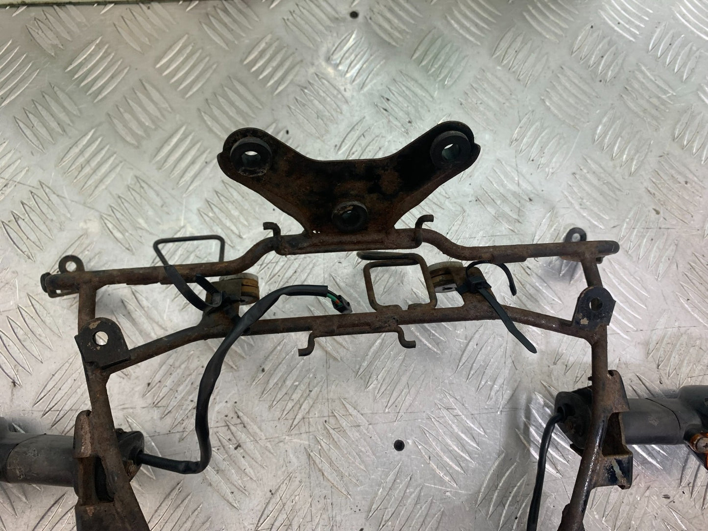 KAWASAKI Z750 Z 750 FAIRING BRACKET  YEAR 2004-2006  (CMB1234)