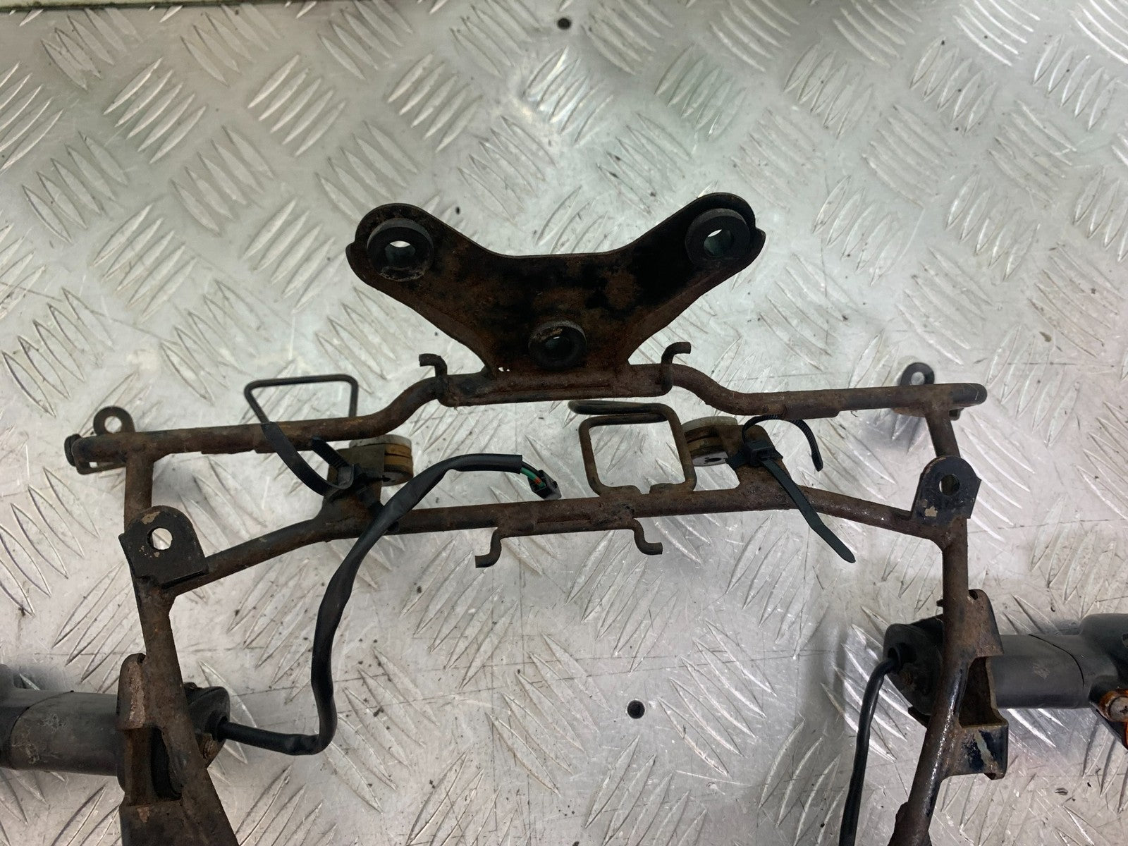 KAWASAKI Z750 Z 750 FAIRING BRACKET  YEAR 2004-2006  (CMB1234)