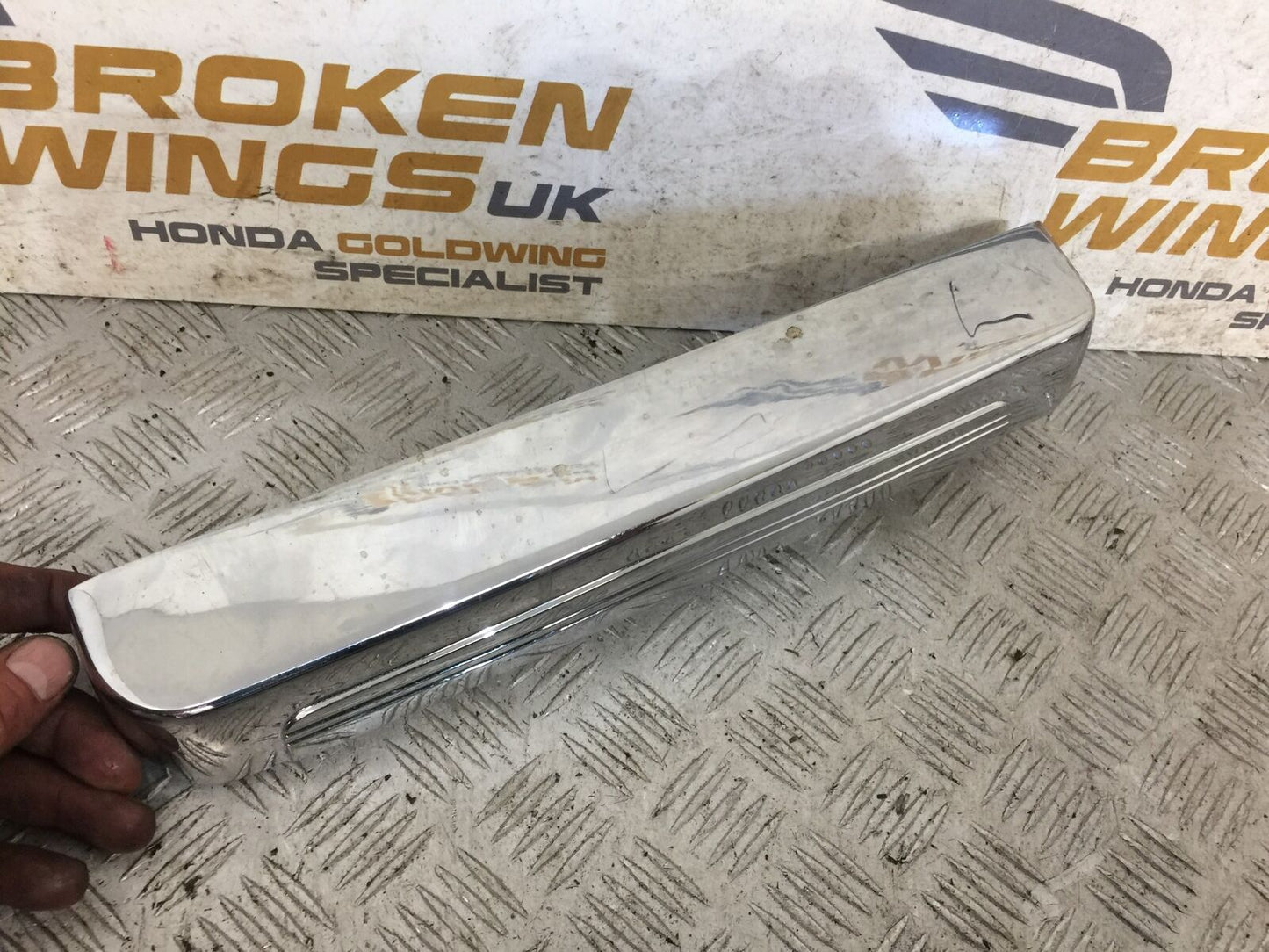 HONDA GL1800 GL 1800 LEFT CHROME ENGINE COVER   YEAR 2004-10 ABS (STOCK 890)