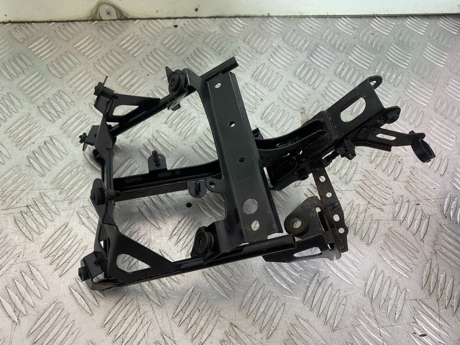 YAMAHA NMAX-125 N MAX 125 FAIRING BRACKET   YEAR 2015-2020  (CMB1231)