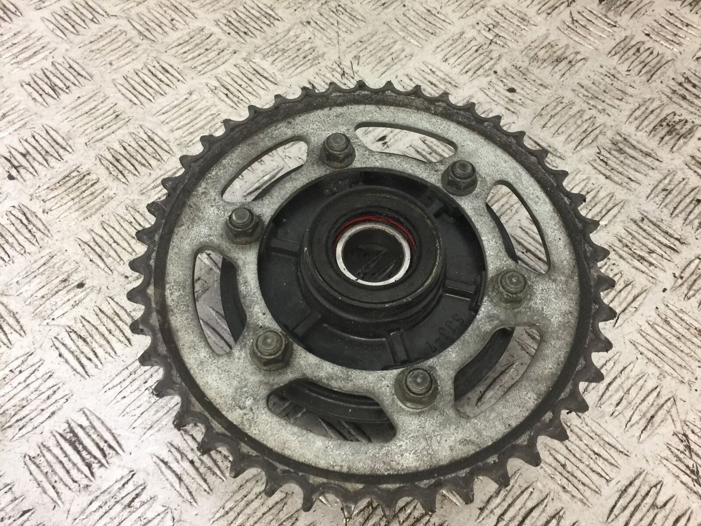 YAMAHA FZS1000 FAZER 1000 FZ1 SPROCKET CARRIER  YEAR 2000-05 (STOCK 714)
