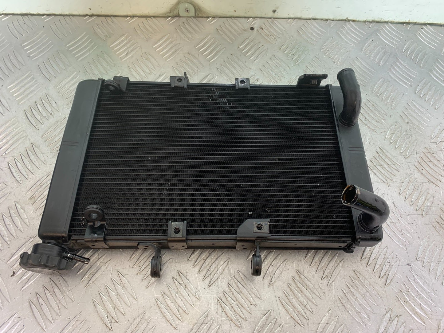 TRIUMPH TRIDENT 660 RADIATOR  YEAR 2021-2024 (CMB1295)
