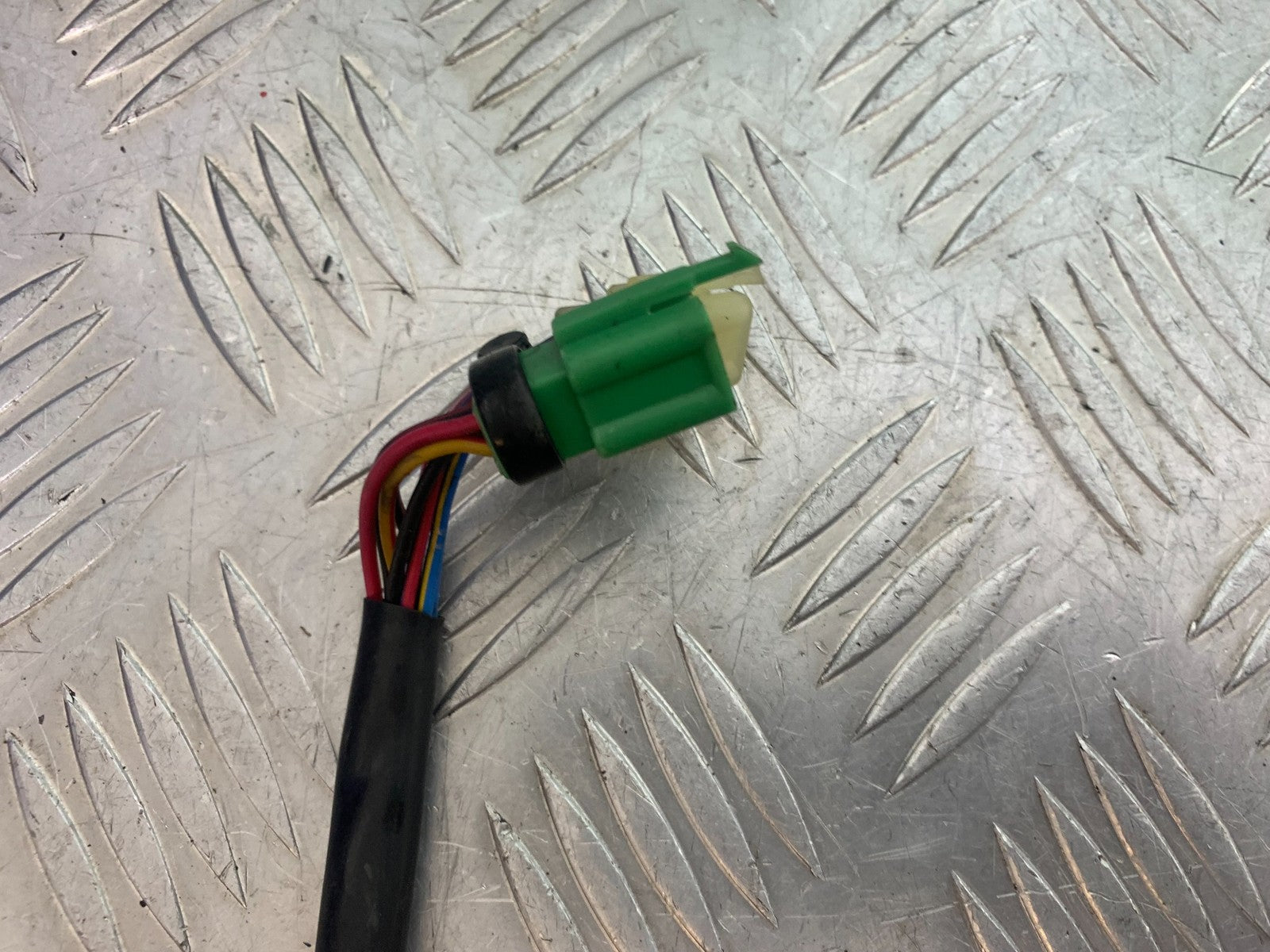 KAWASAKI ZX9R ZX9 E1 RIGHT SWITCH GEAR   YEAR 2000-01 (CMB1171)