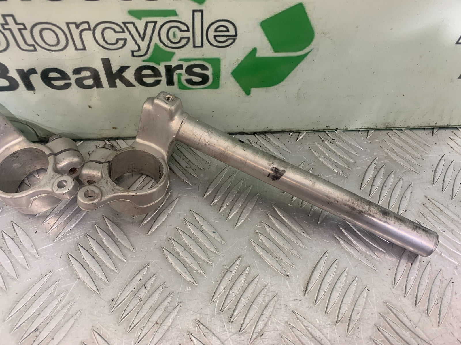 SUZUKI SV650 SV 650 mk1 LEFT AND RIGHT HANDLEBARS   YEAR 1999-2002 (CMB1160)