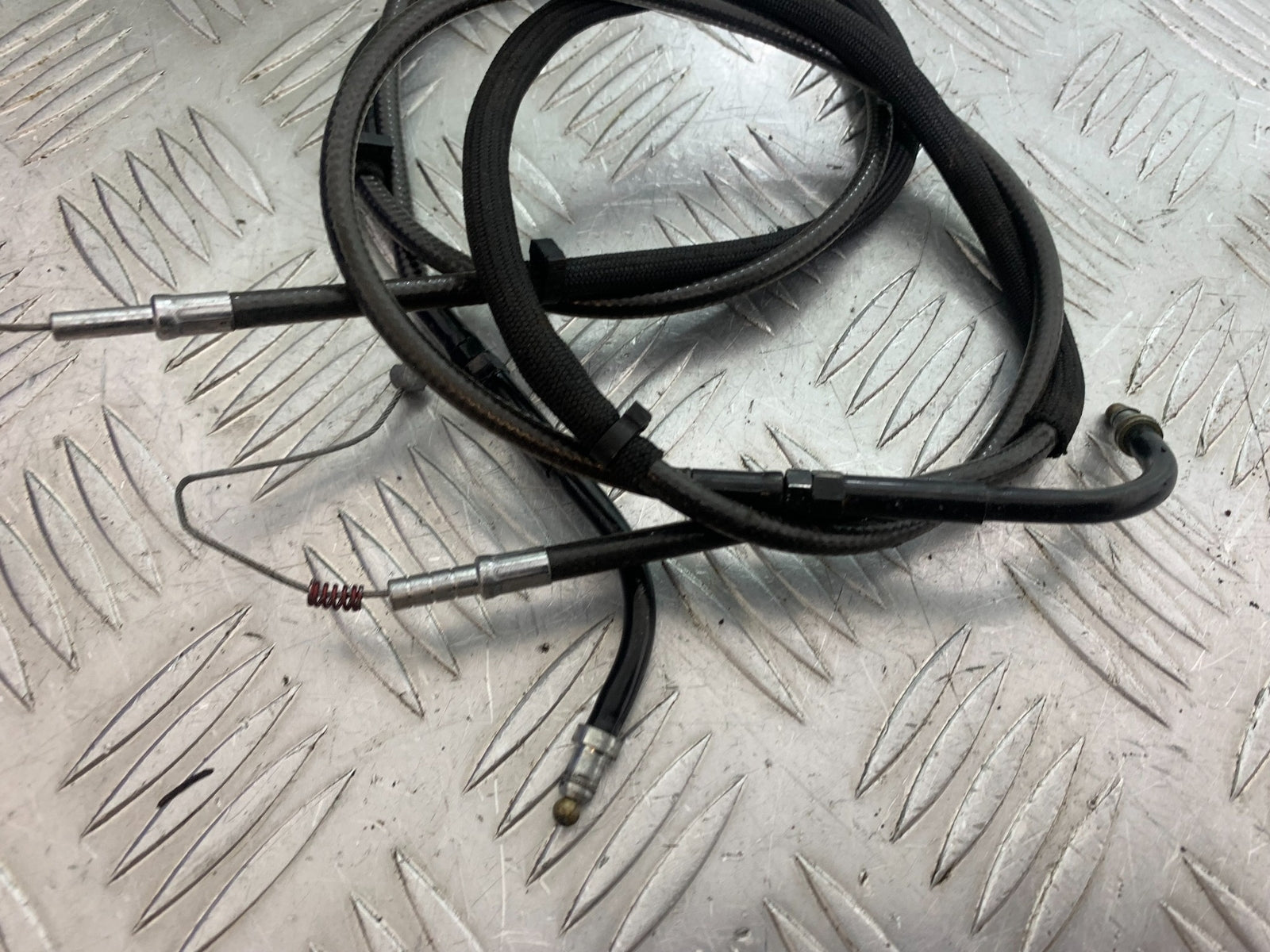 HARLEY DAVIDSON FXS BLACKLINE 1585 THROTTLE CABLES YEAR 2012 (CMB1147)