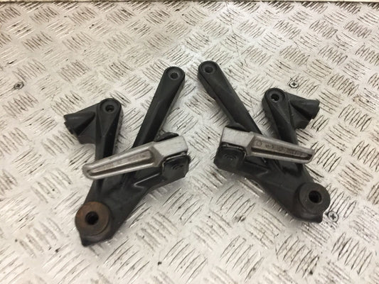 KAWASAKI ZZR1400 ZZR 1400 REAR HANGER AND PEGS  YEAR 2011 (STOCK 802)