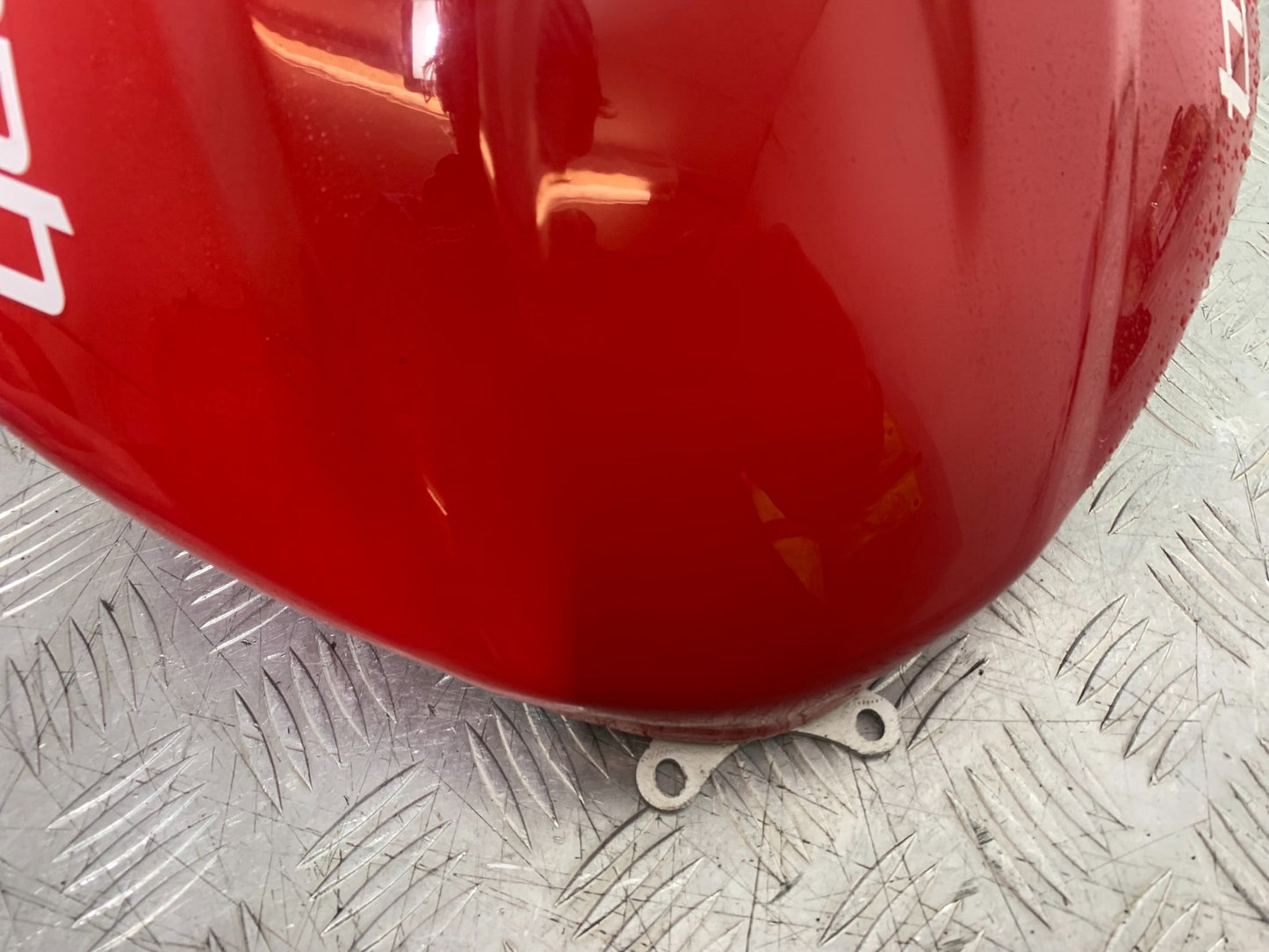 TRIUMPH 675 STREET TRIPLE R PETROL TANK  YEAR 2013 - 2016 (CMB1221)
