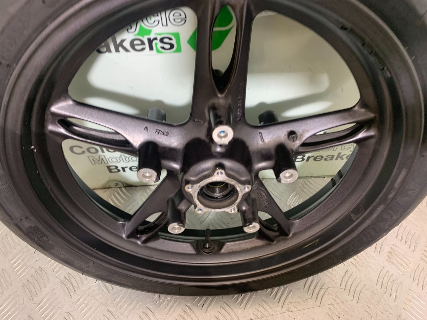 TRIUMPH 1050 SPRINT GT FRONT WHEEL (GOOD TYRE)  YEAR 2010-2016 (CMB1250)