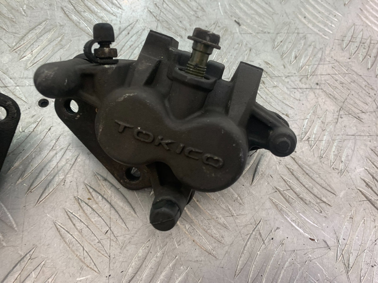 KAWASAKI Z750 Z 750 FRONT BRAKE CALIPERS YEAR 2004-2006  (CMB1234)