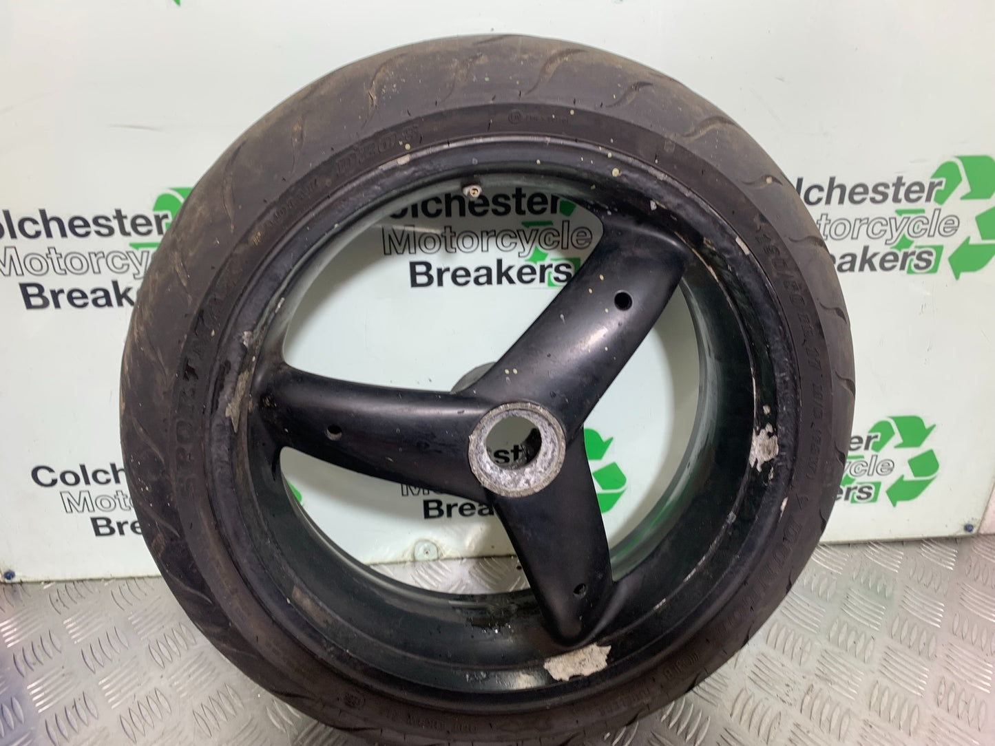 TRIUMPH T509 SPEED TRIPLE REAR WHEEL  YEAR 1997-1998 (CMB1144)