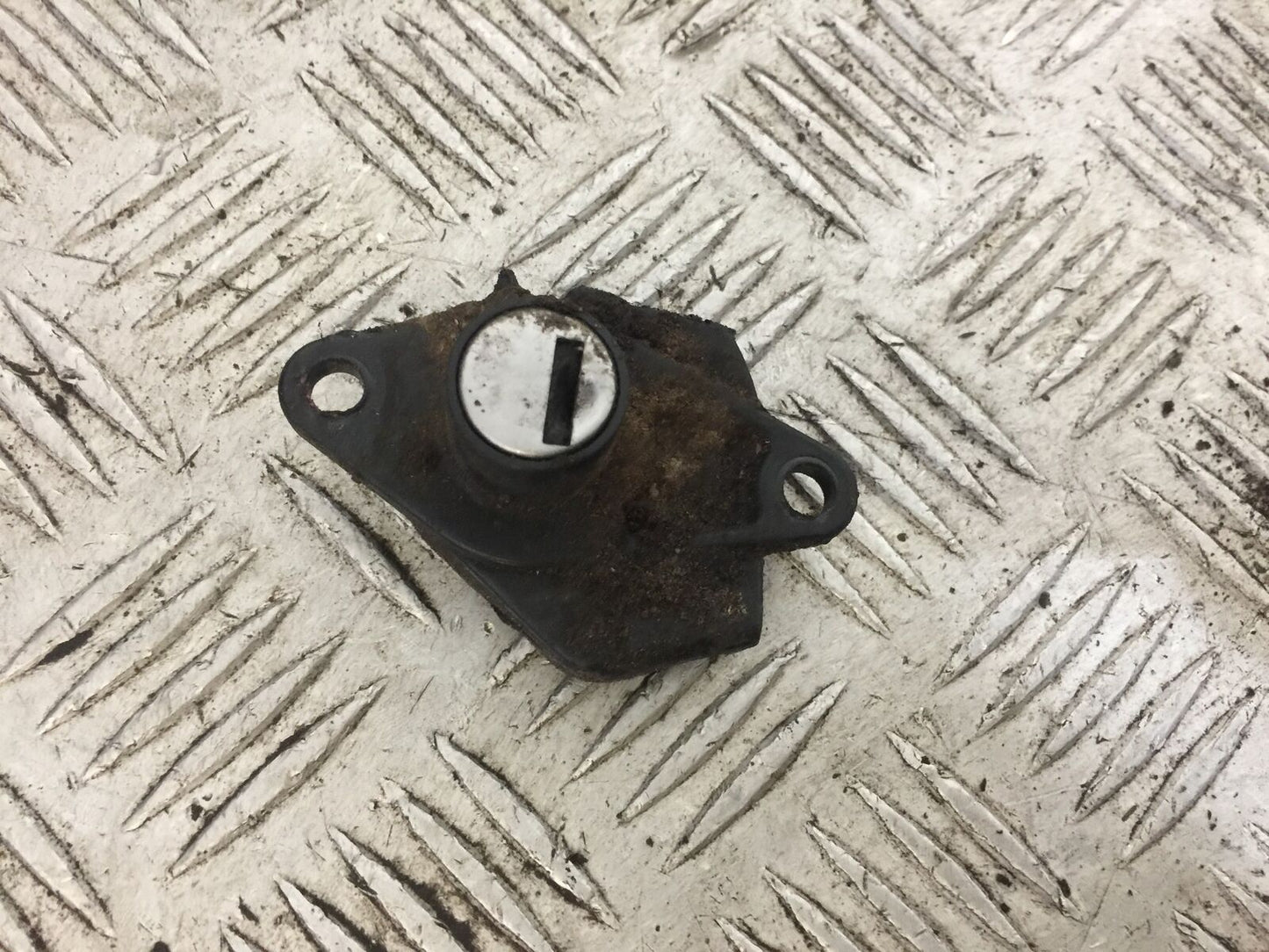 TRIUMPH TROPHY 1215 SE  ECU LOCKS KEY  2012-2017 (STOCK 740)