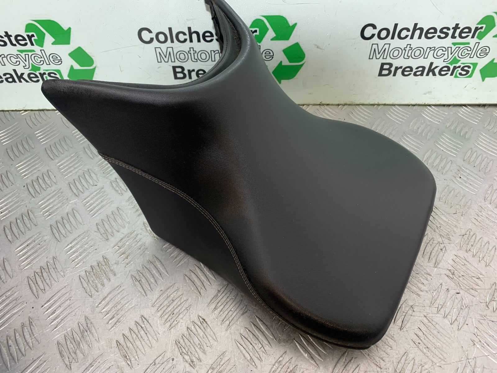 HONDA CBF600 CBF 600 FRONT SEAT   YEAR 2004-07  (CMB1305)