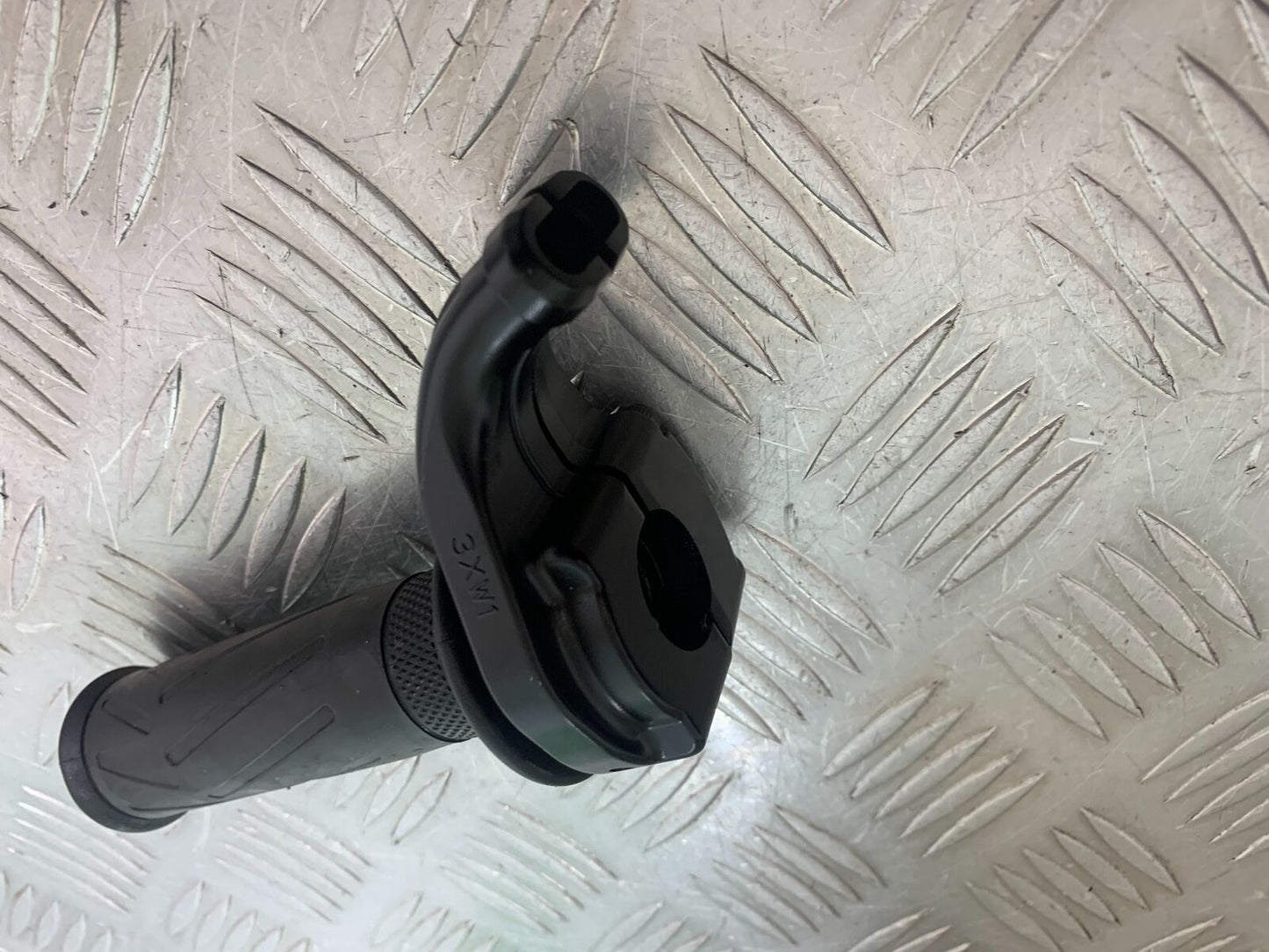 YAMAHA XSR900 XSR 900 THROTTLE AND TWIST GRIP   YEAR 2021-2022 (CMB1073)