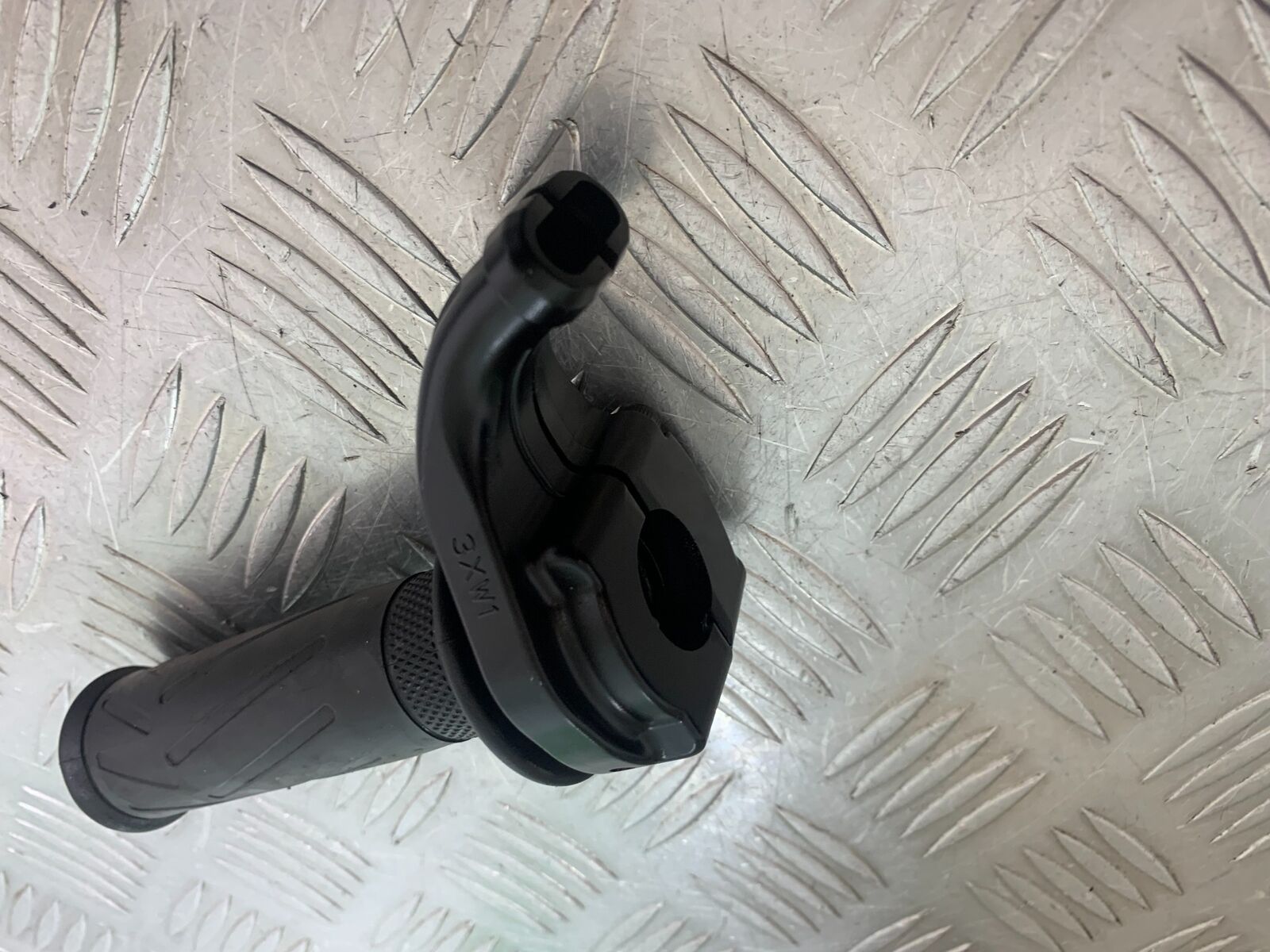 YAMAHA XSR900 XSR 900 THROTTLE AND TWIST GRIP   YEAR 2021-2022 (CMB1073)