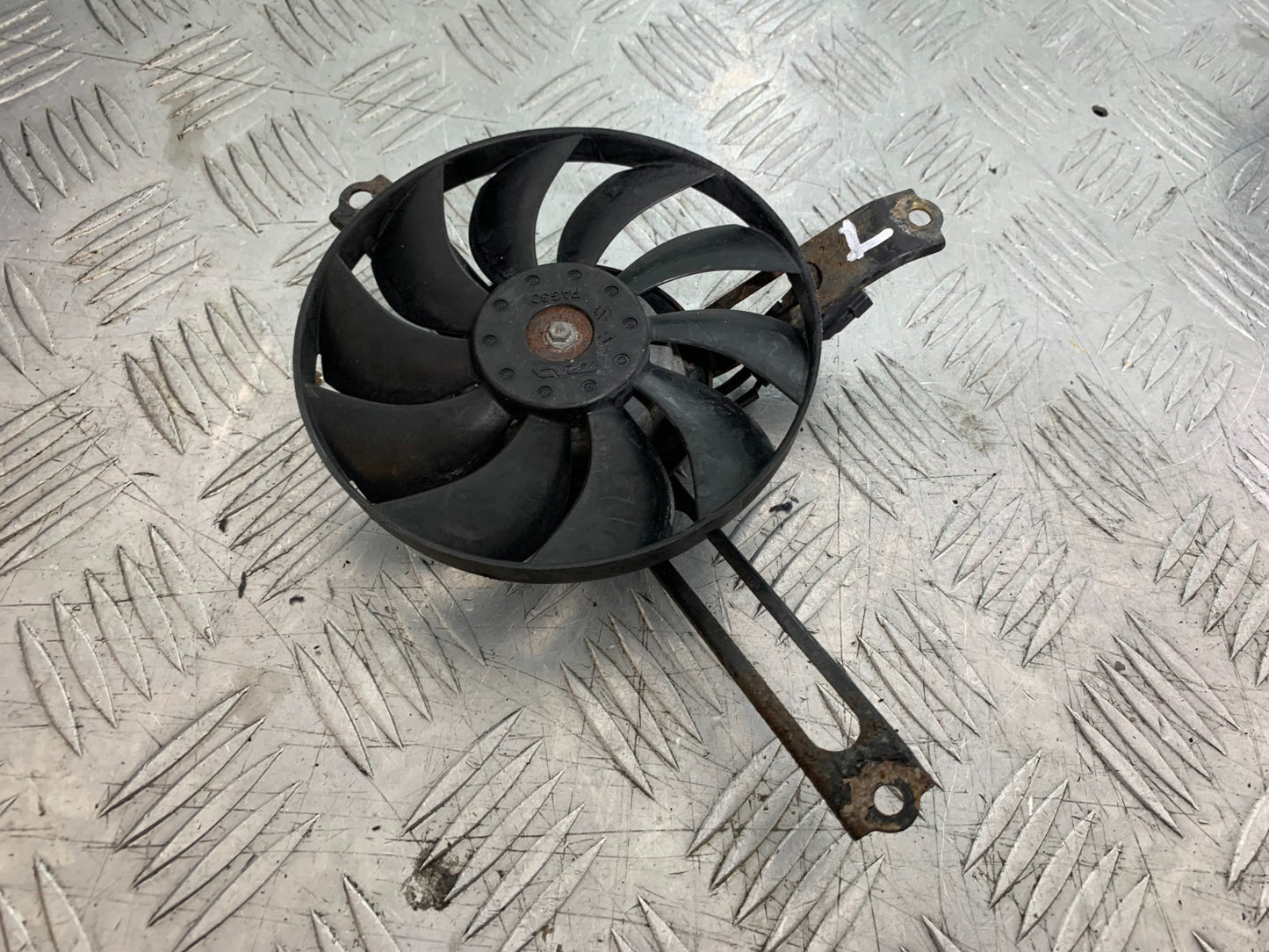 HONDA CBR1000 RR LEFT FAN YEAR 2008-2011 (CMB1330)
