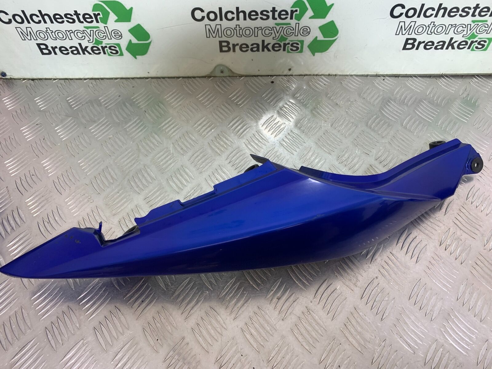 SUZUKI SV1000 SV 1000 K4 RIGHT SEAT PANEL  YEAR 2003-2007 (CMB1042)