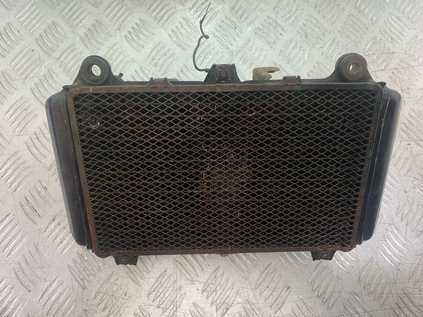 KAWASAKI GPZ600 GPZ 600 RADIATOR AND FAN  YEAR 1988-90 (CMB1258)