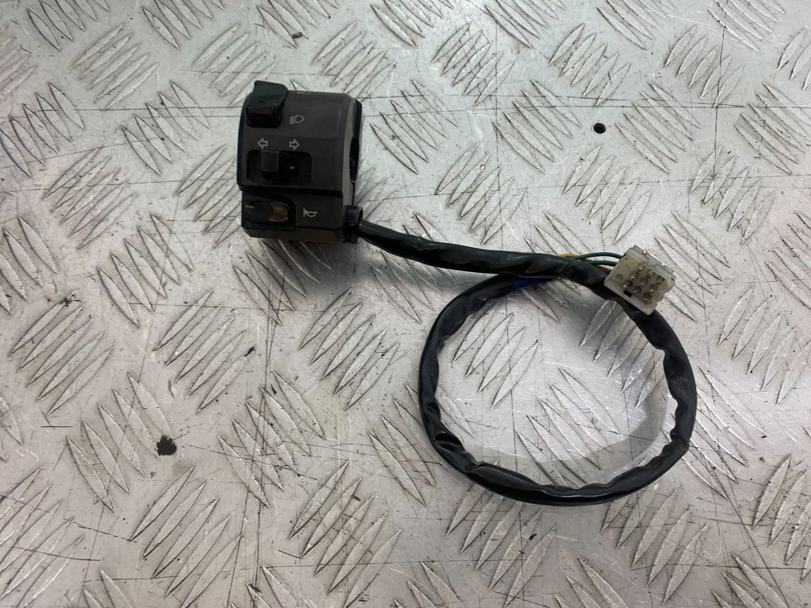KTM 990 SUPER DUKE LEFT SWITCH GEAR  YEAR 2007-2011  (CMB1207)