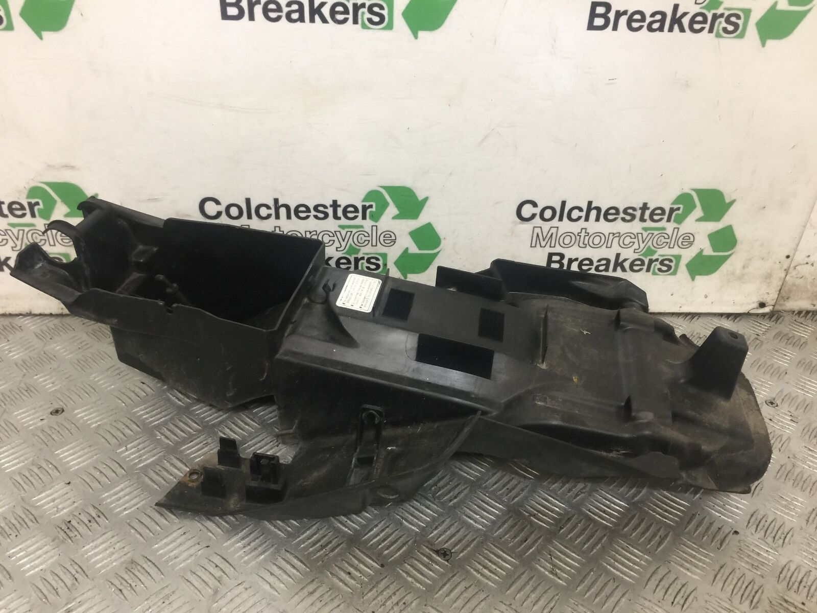 HONDA XL125 VARADERO UNDERTRAY   YEAR 2001-04 (STOCK 854)