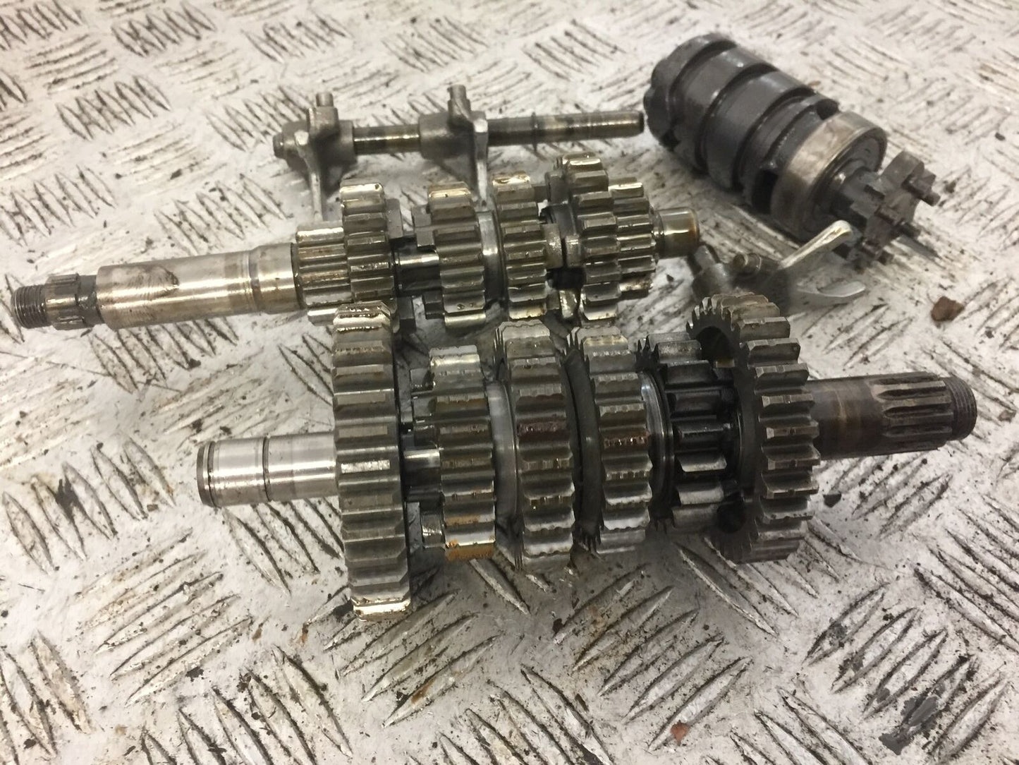 YAMAHA DTR125 DTR 125 DT125 R GEARBOX   YEAR 1992 (STOCK 712)