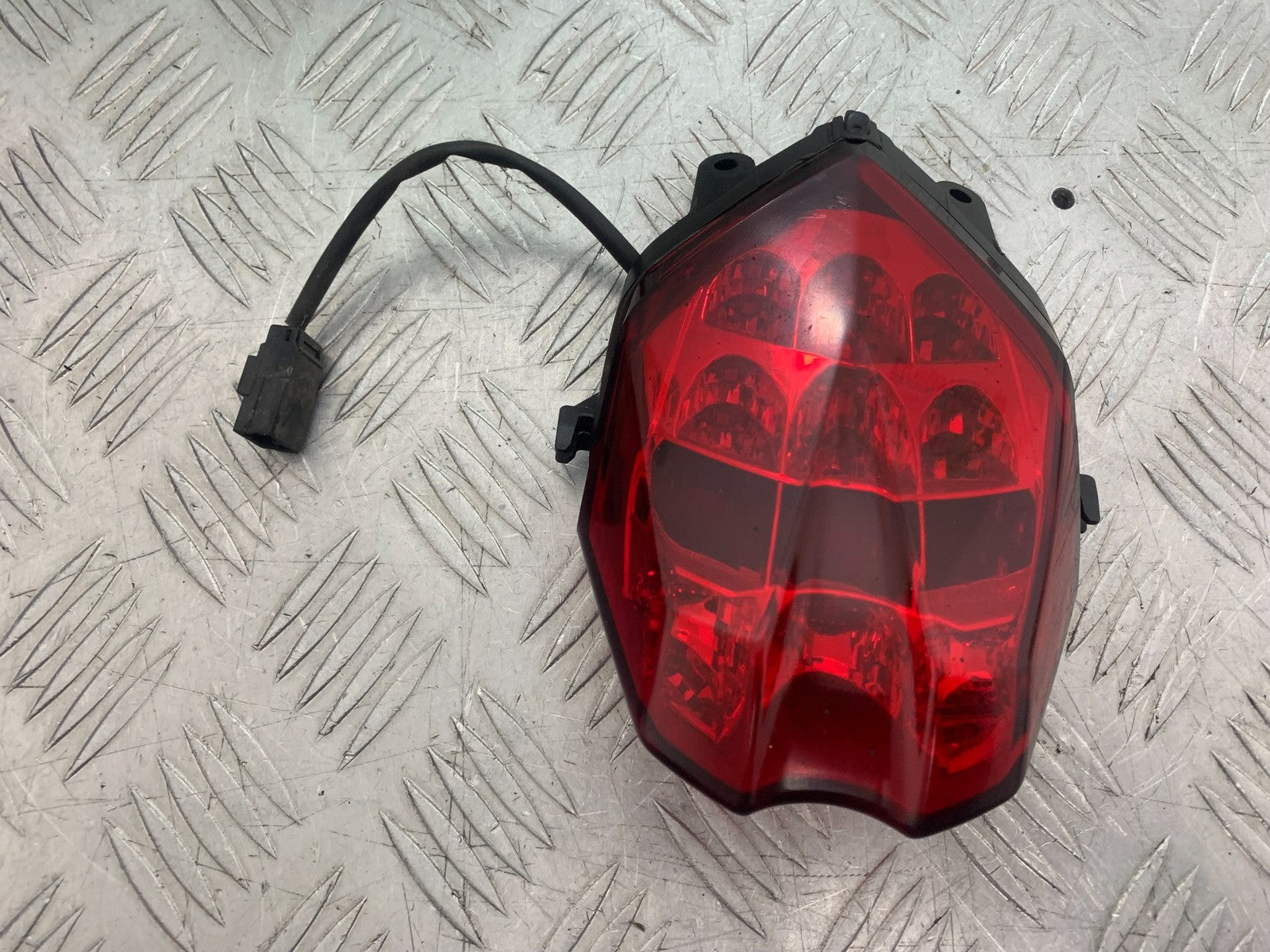 TRIUMPH 675 STREET TRIPLE RX REAR LIGHT   2015- 2017 (CMB1299)