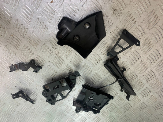 YAMAHA YZF R1 14 B BIG BANG INFILLS AND BRACKETS   2009-14 (CMB1175)