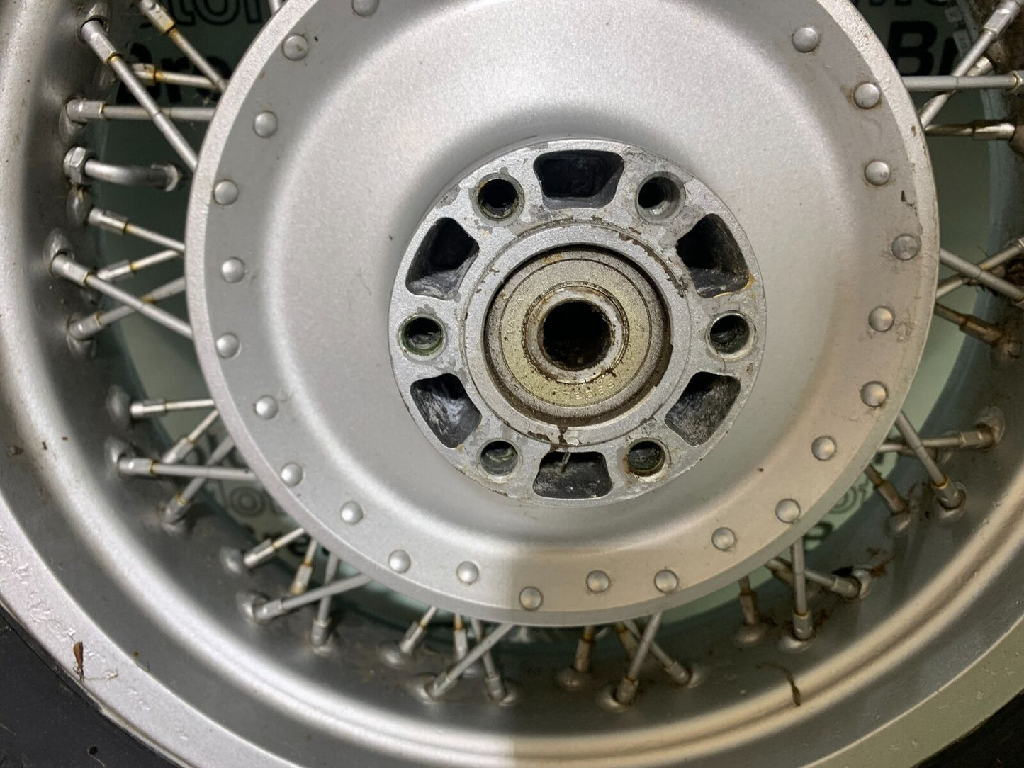 SUZUKI VS1400 VS 1400 INTRUDER REAR WHEEL  YEAR 1988 (CMB1077)