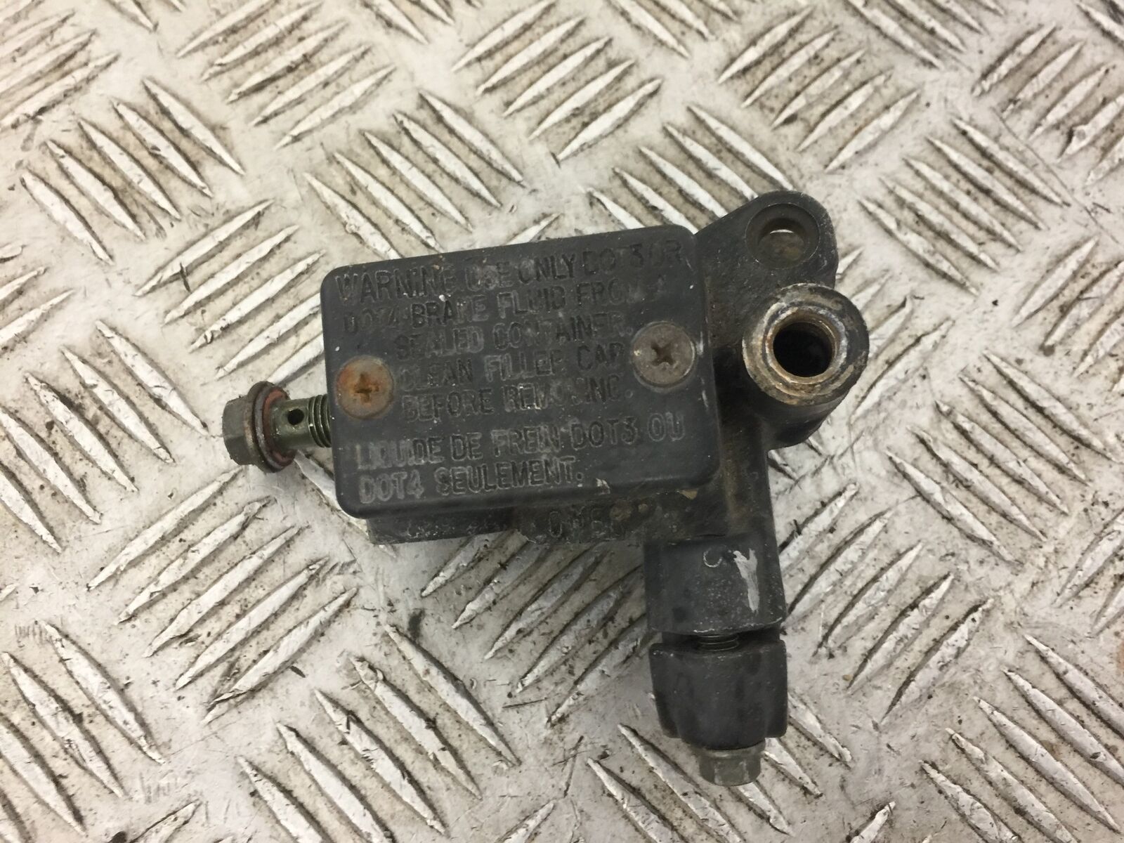 SINNIS APACHE 125 SM FRONT BRAKE MASTER CYLINDER  YEAR 2012 (STOCK 570)