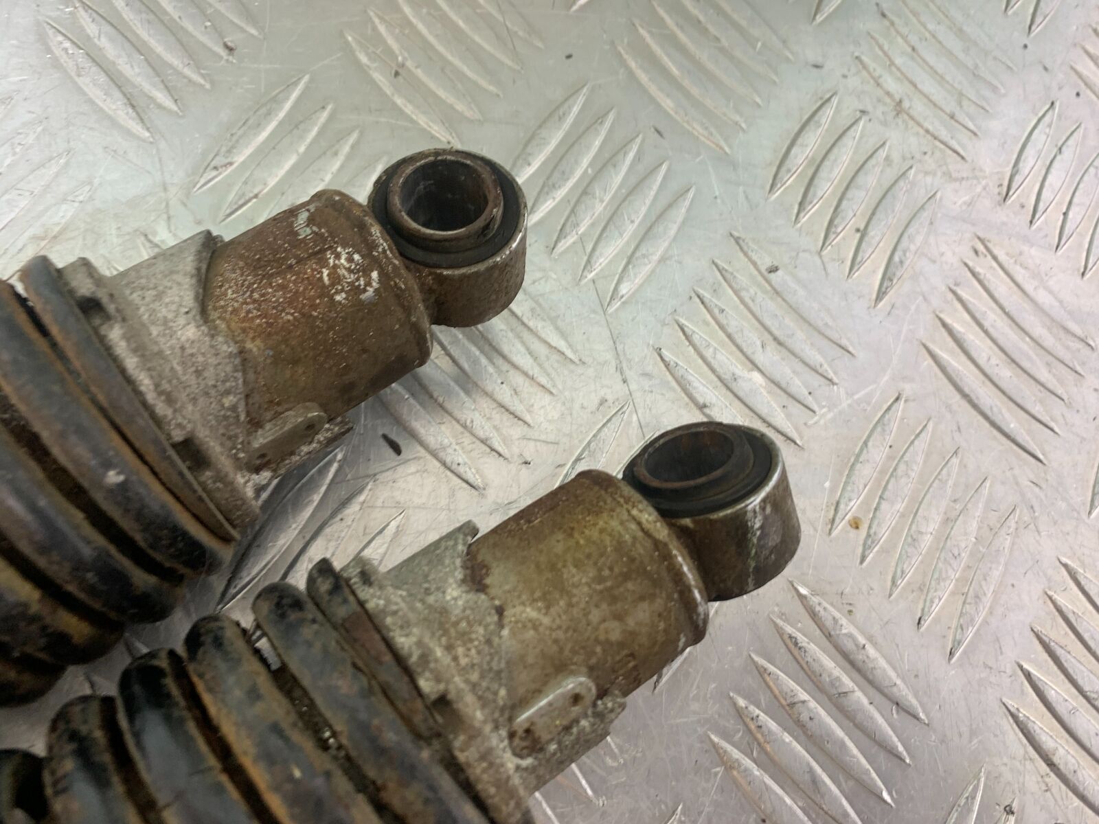 HONDA CX500 CX 500 REAR SHOCKS  YEAR 1980 (CMB1131)