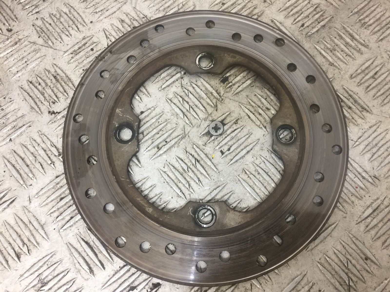 HONDA XL125 VARADERO REAR BRAKE DISC  2004 (STOCK 697)